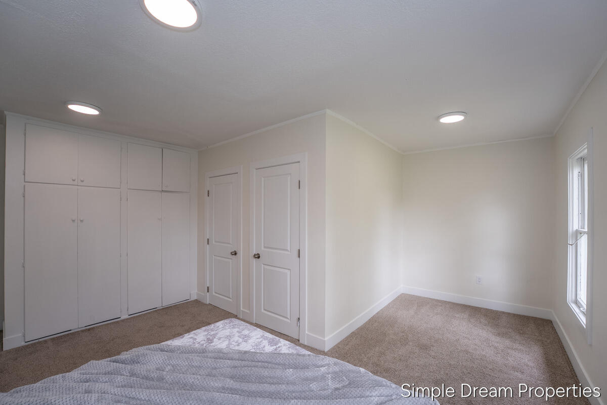 1642 Mills Avenue Muskegon MI 49445