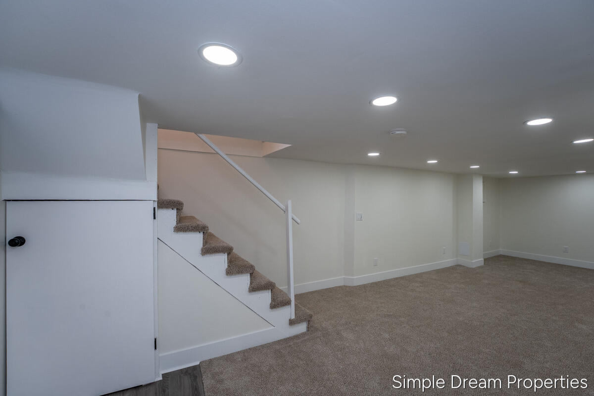 1642 Mills Avenue Muskegon MI 49445