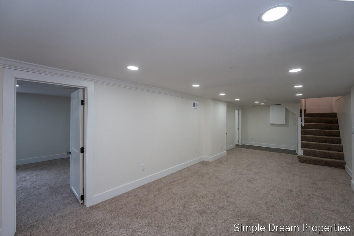1642 Mills Avenue Muskegon MI 49445