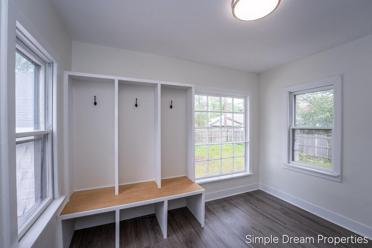 1642 Mills Avenue Muskegon MI 49445