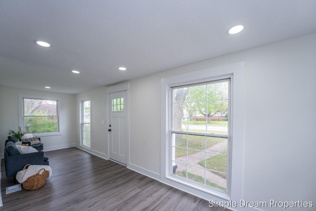 1642 Mills Avenue Muskegon MI 49445
