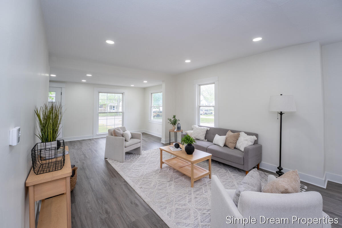 1642 Mills Avenue Muskegon MI 49445