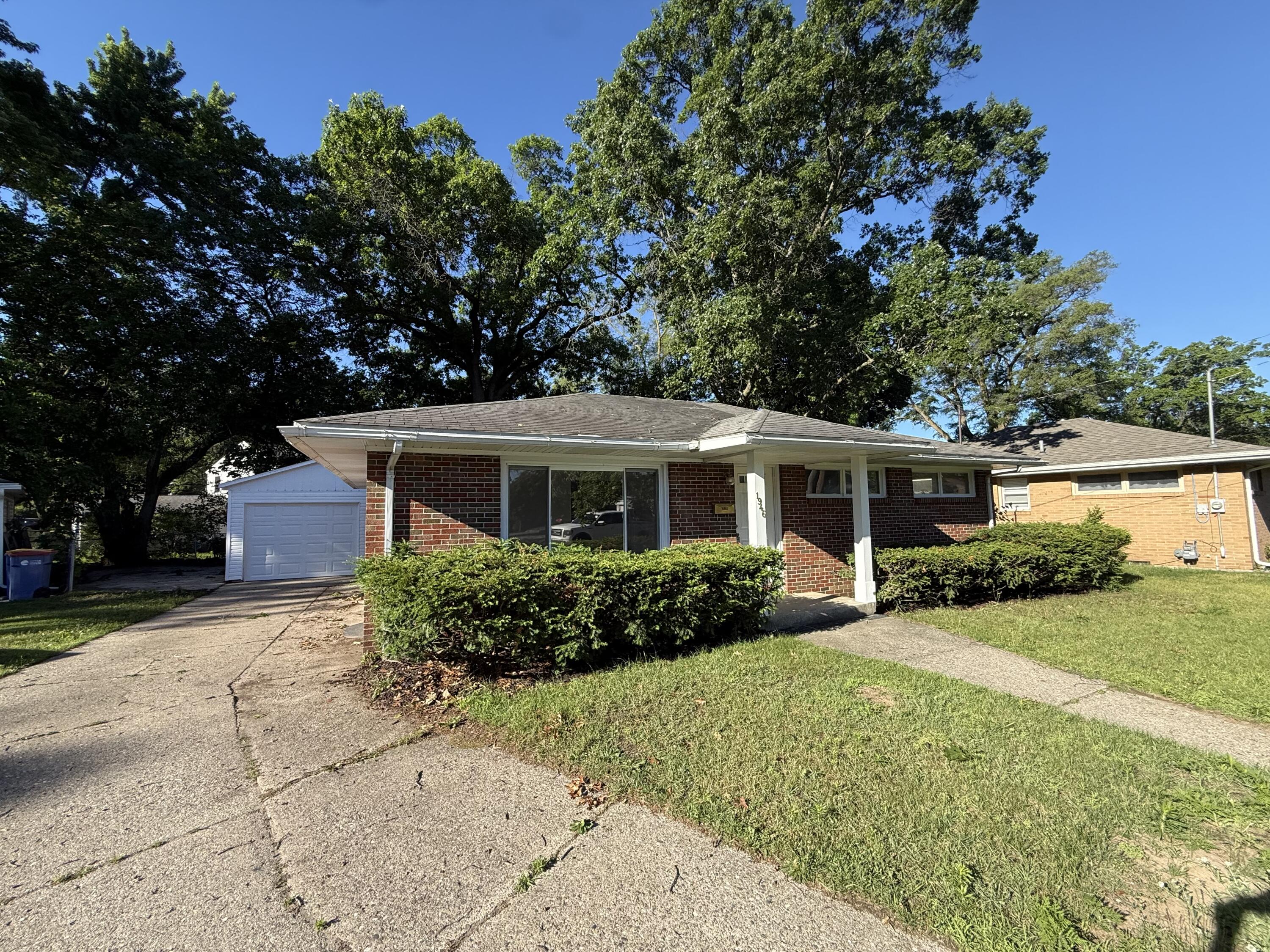 1946 Adams Street SE Grand Rapids MI 49506