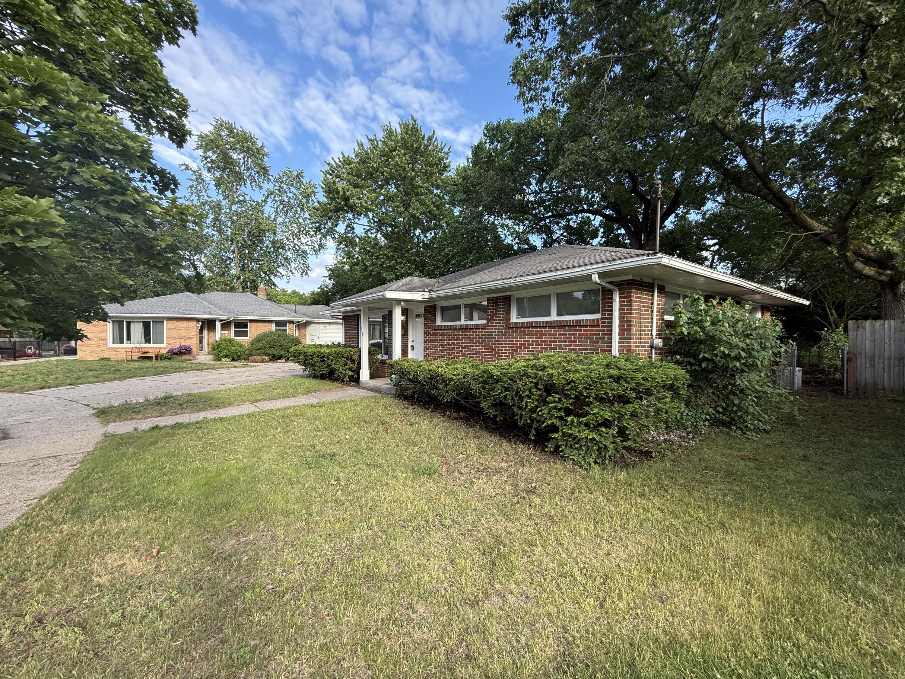 1946 Adams Street SE Grand Rapids MI 49506
