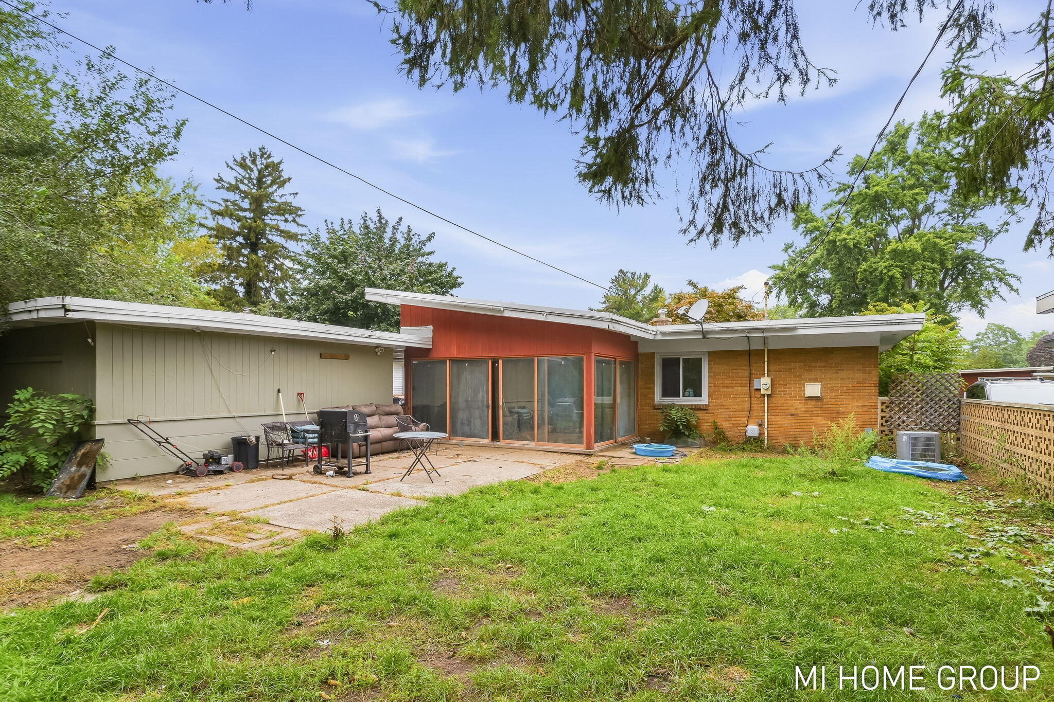 828 W 24th Street Holland MI 49423