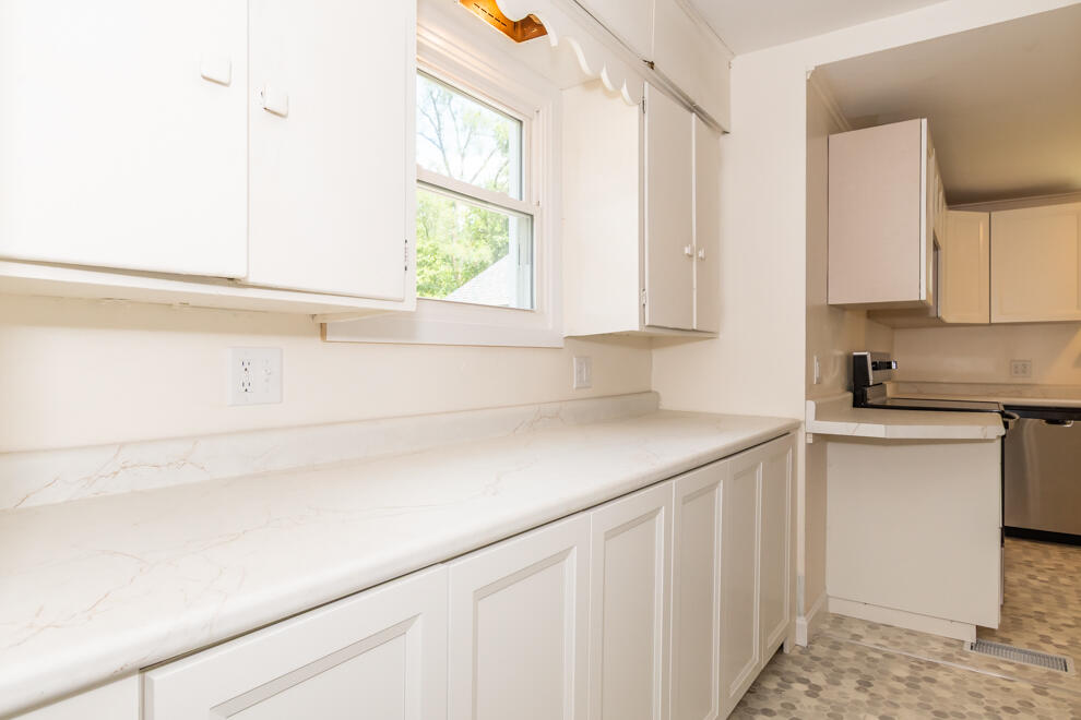 1112 Washburn Avenue Kalamazoo MI 49048