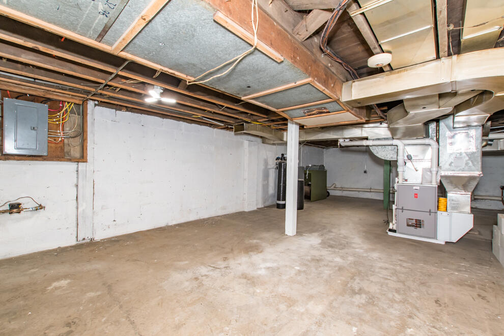 1112 Washburn Avenue Kalamazoo MI 49048