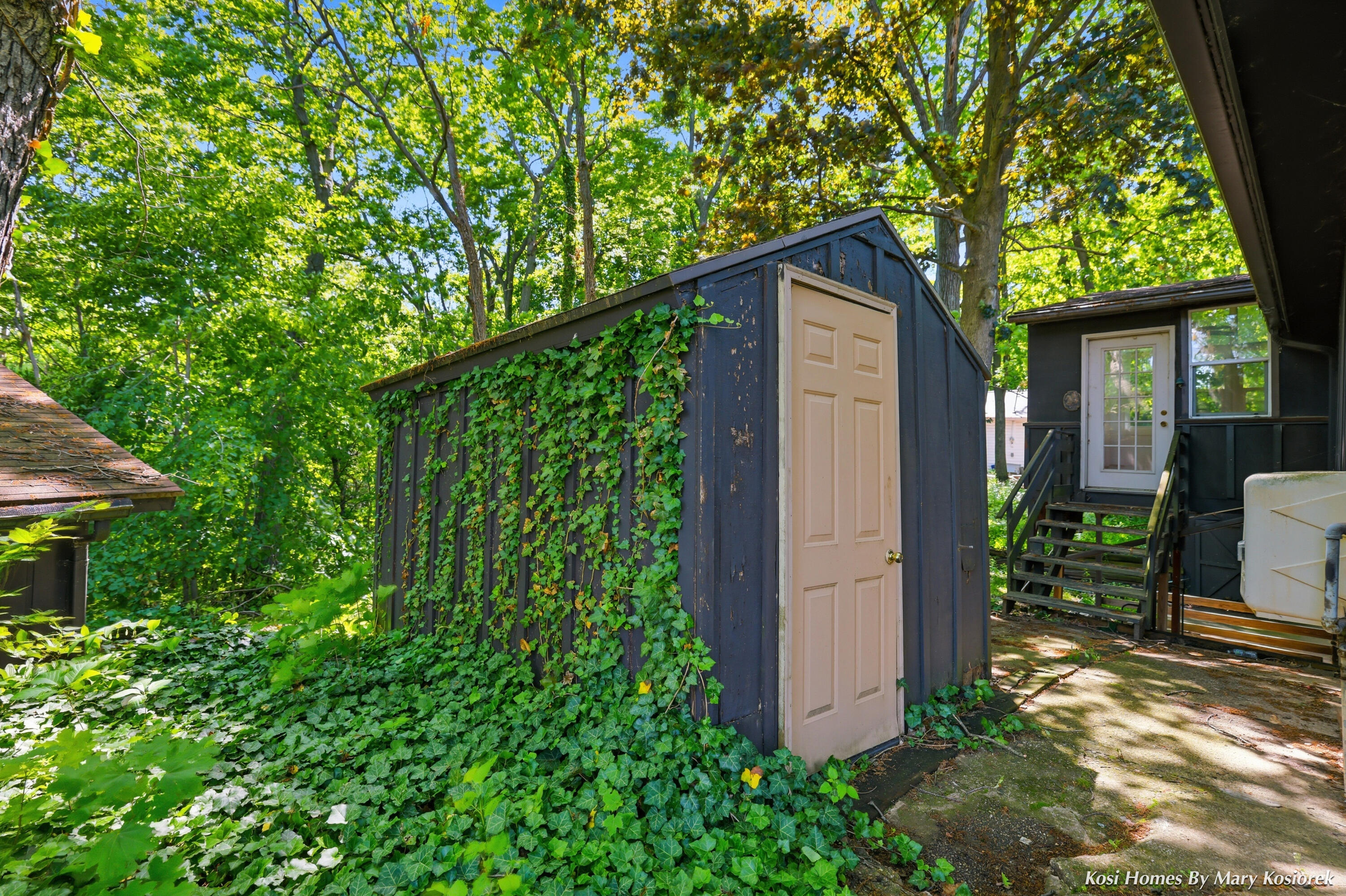 4960 Bluff Drive NE Grand Rapids MI 49525