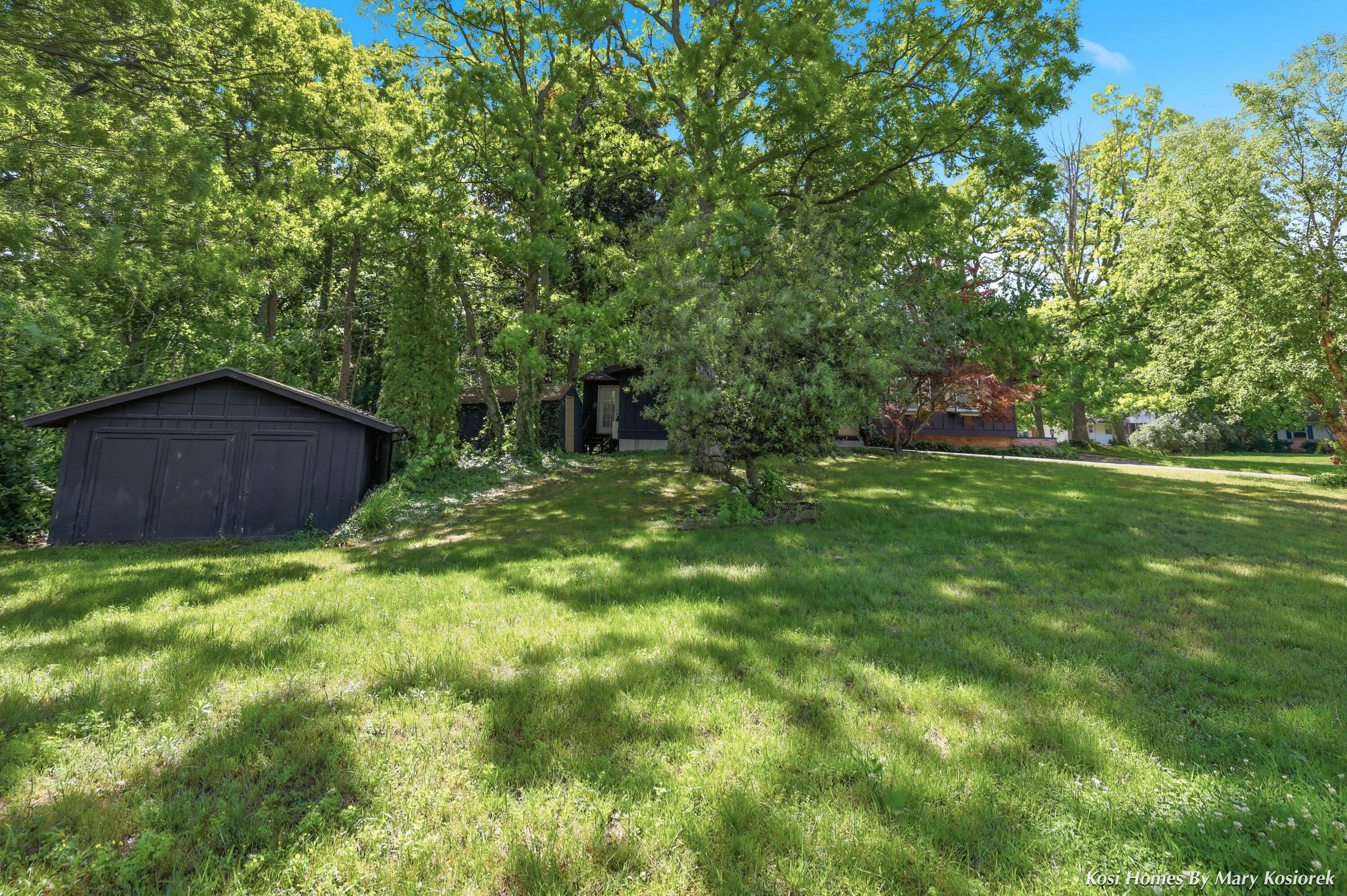 4960 Bluff Drive NE Grand Rapids MI 49525