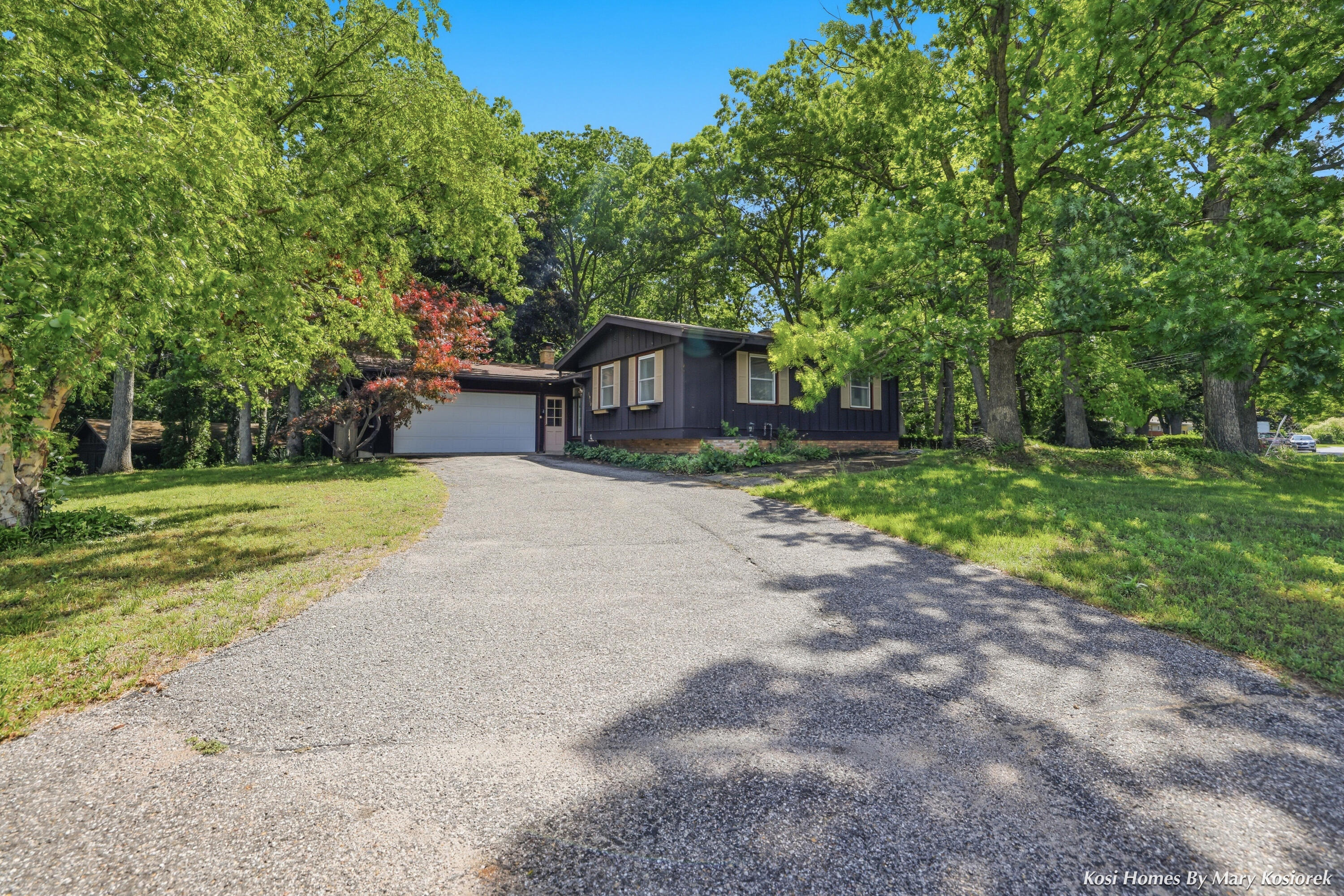 4960 Bluff Drive NE Grand Rapids MI 49525
