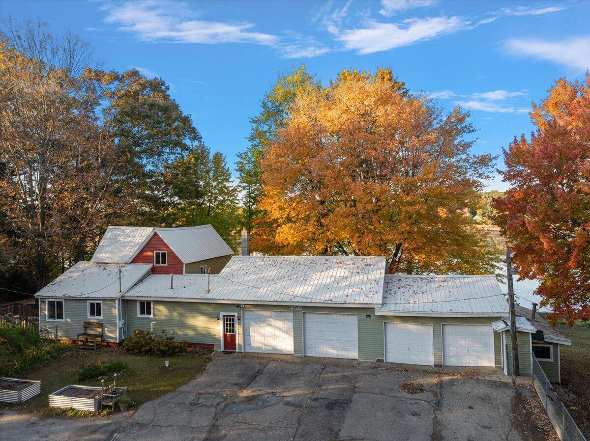 4785 118th Avenue Fennville MI 49408