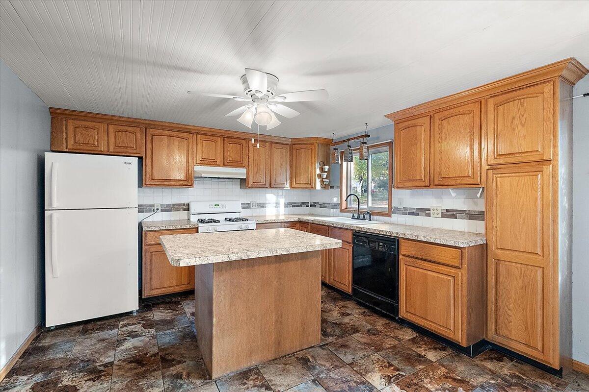 4785 118th Avenue Fennville MI 49408