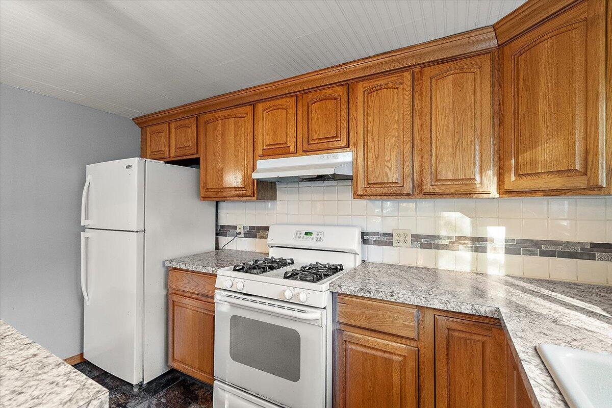 4785 118th Avenue Fennville MI 49408