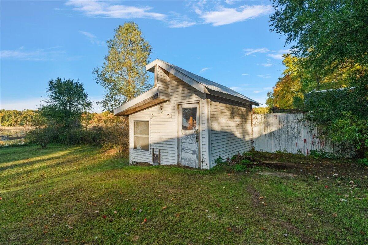 4785 118th Avenue Fennville MI 49408
