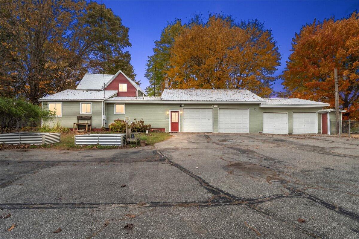 4785 118th Avenue Fennville MI 49408