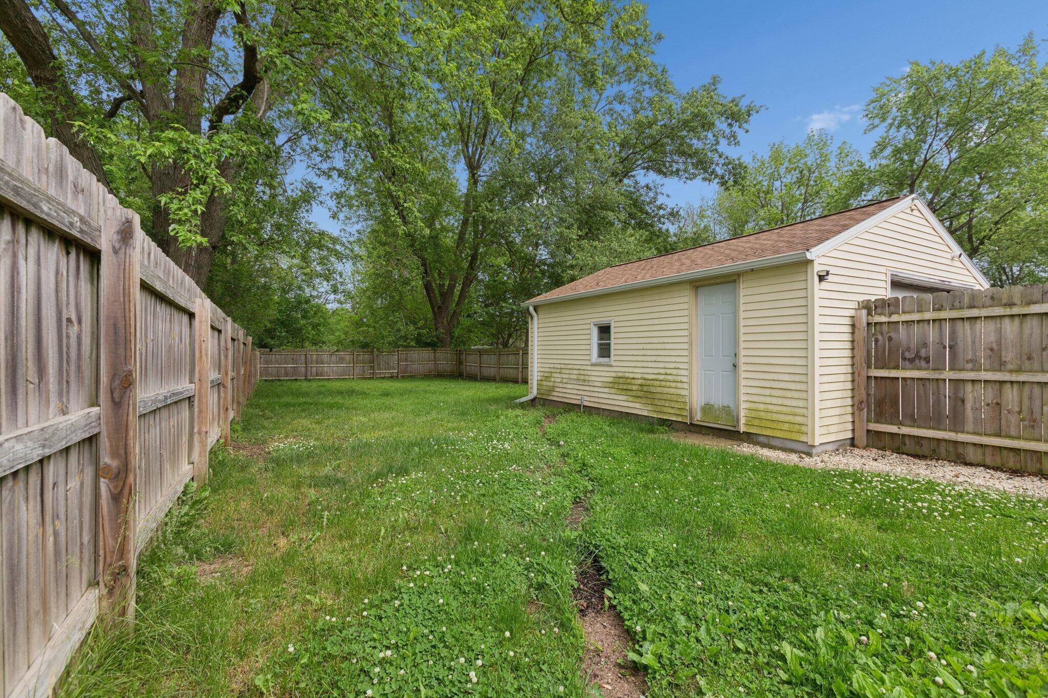 1602 Baker Drive Kalamazoo MI 49048