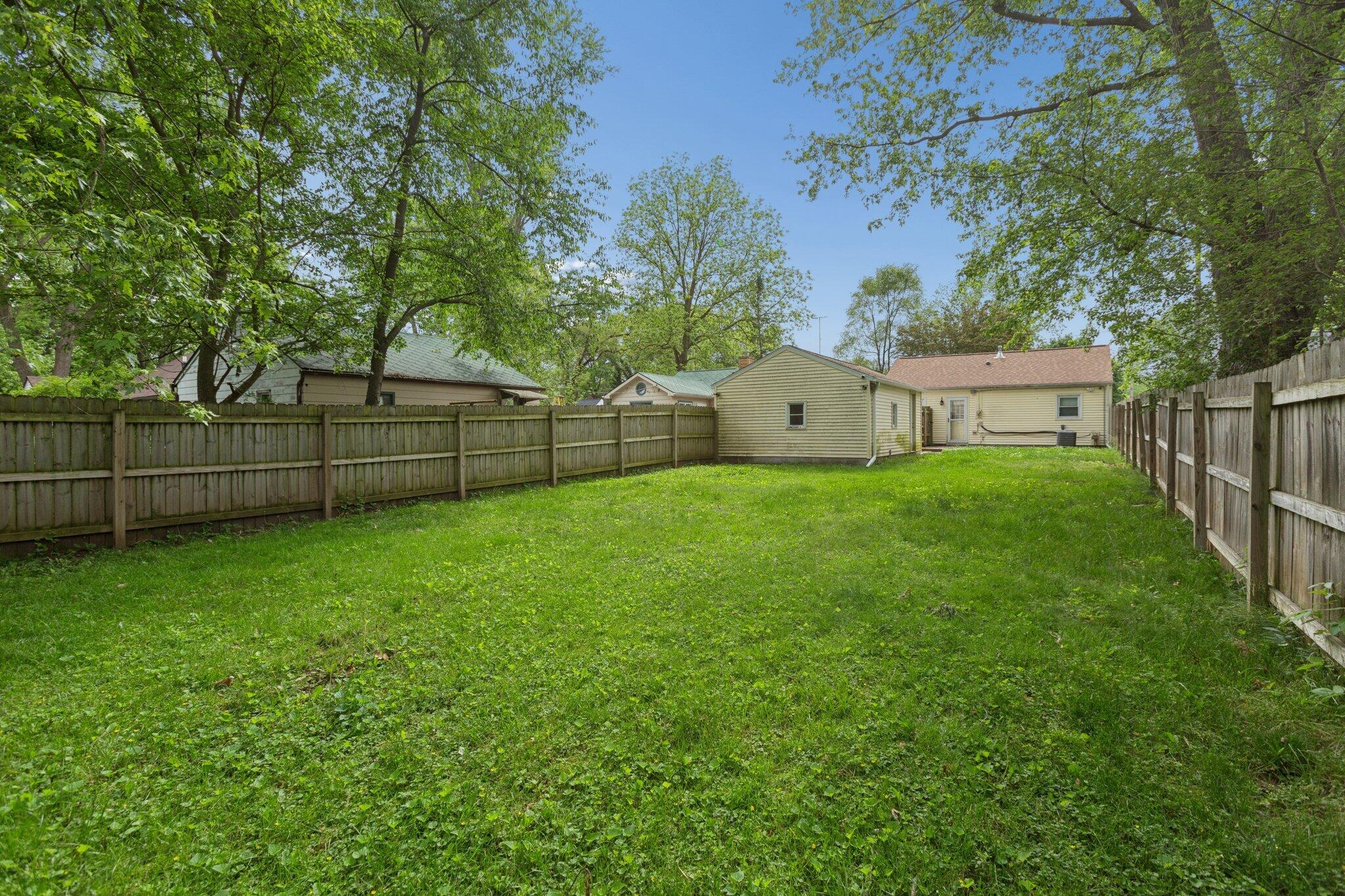 1602 Baker Drive Kalamazoo MI 49048