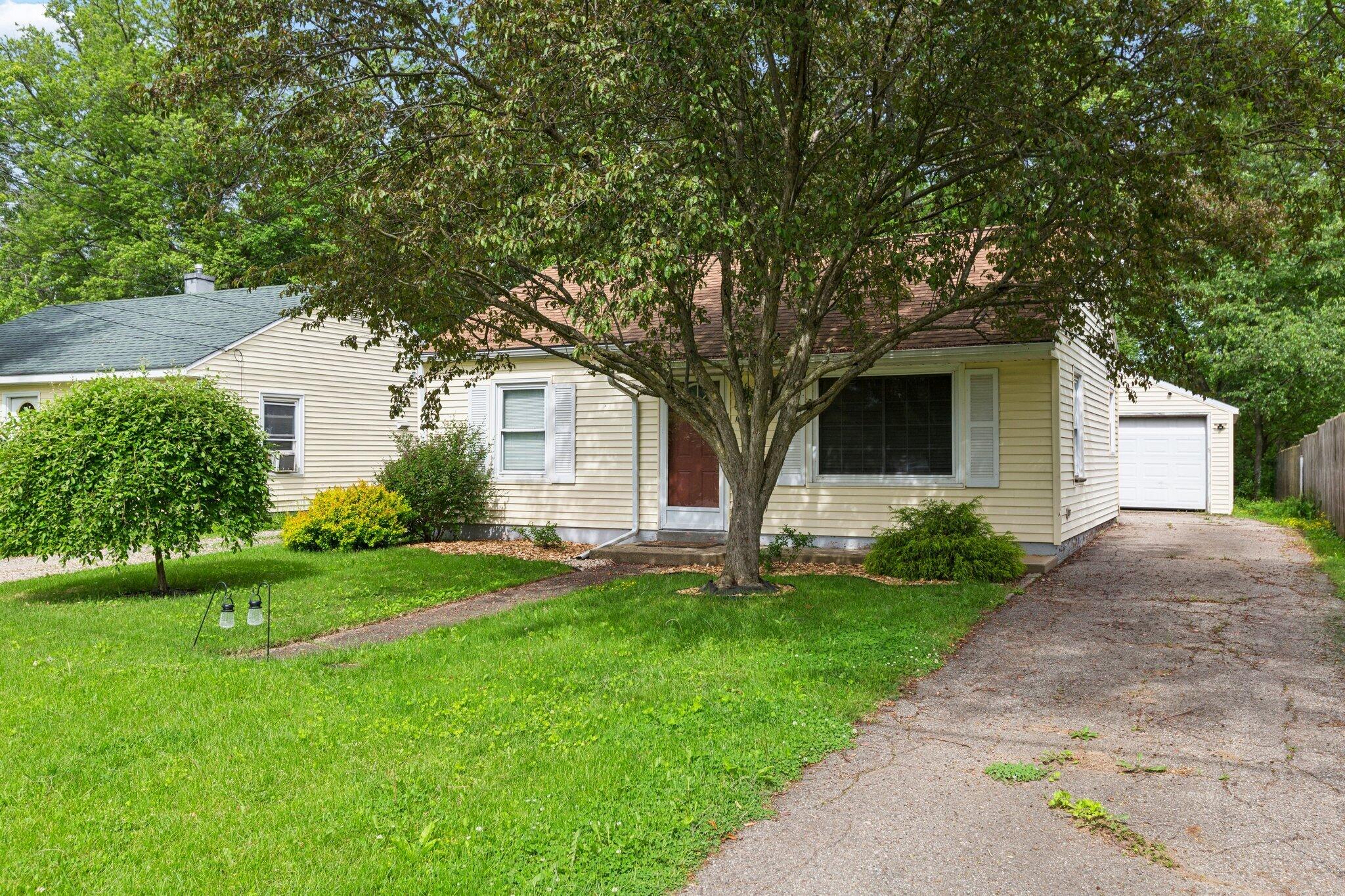 1602 Baker Drive Kalamazoo MI 49048