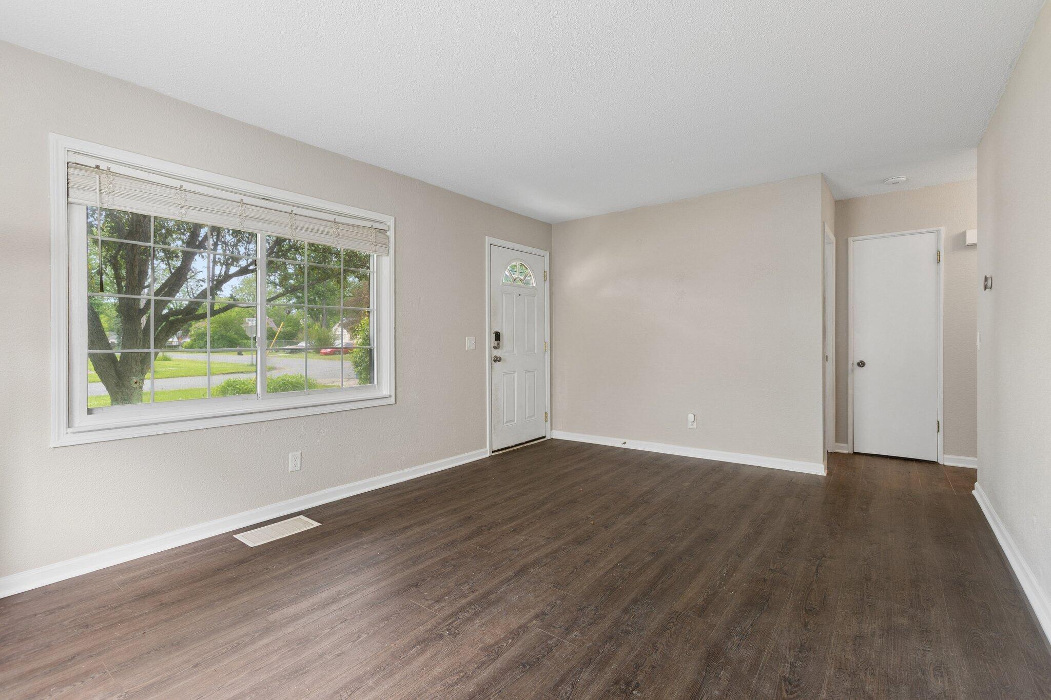 1602 Baker Drive Kalamazoo MI 49048