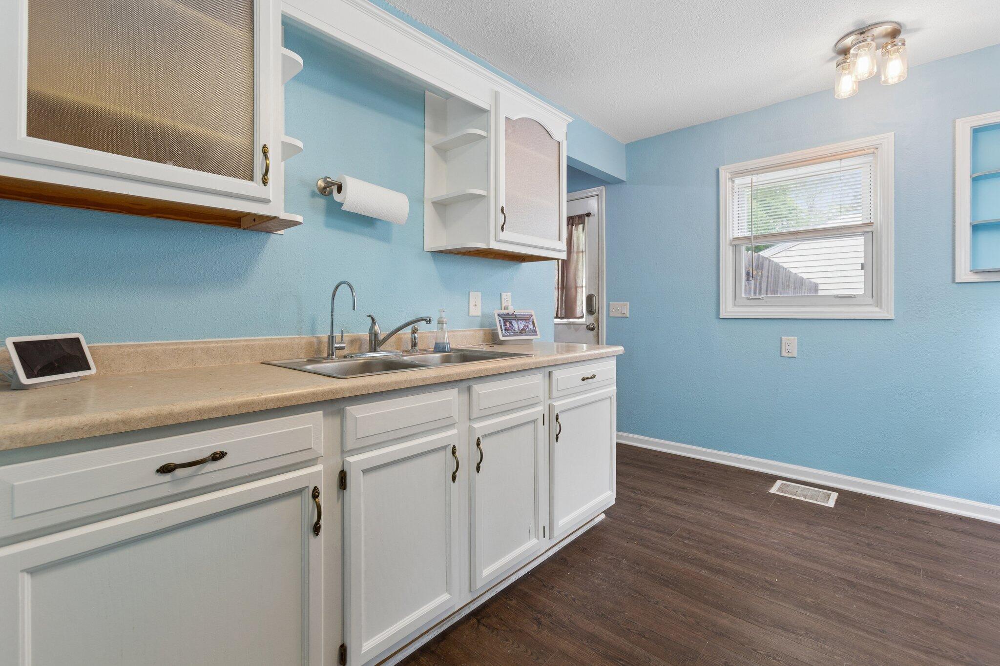 1602 Baker Drive Kalamazoo MI 49048