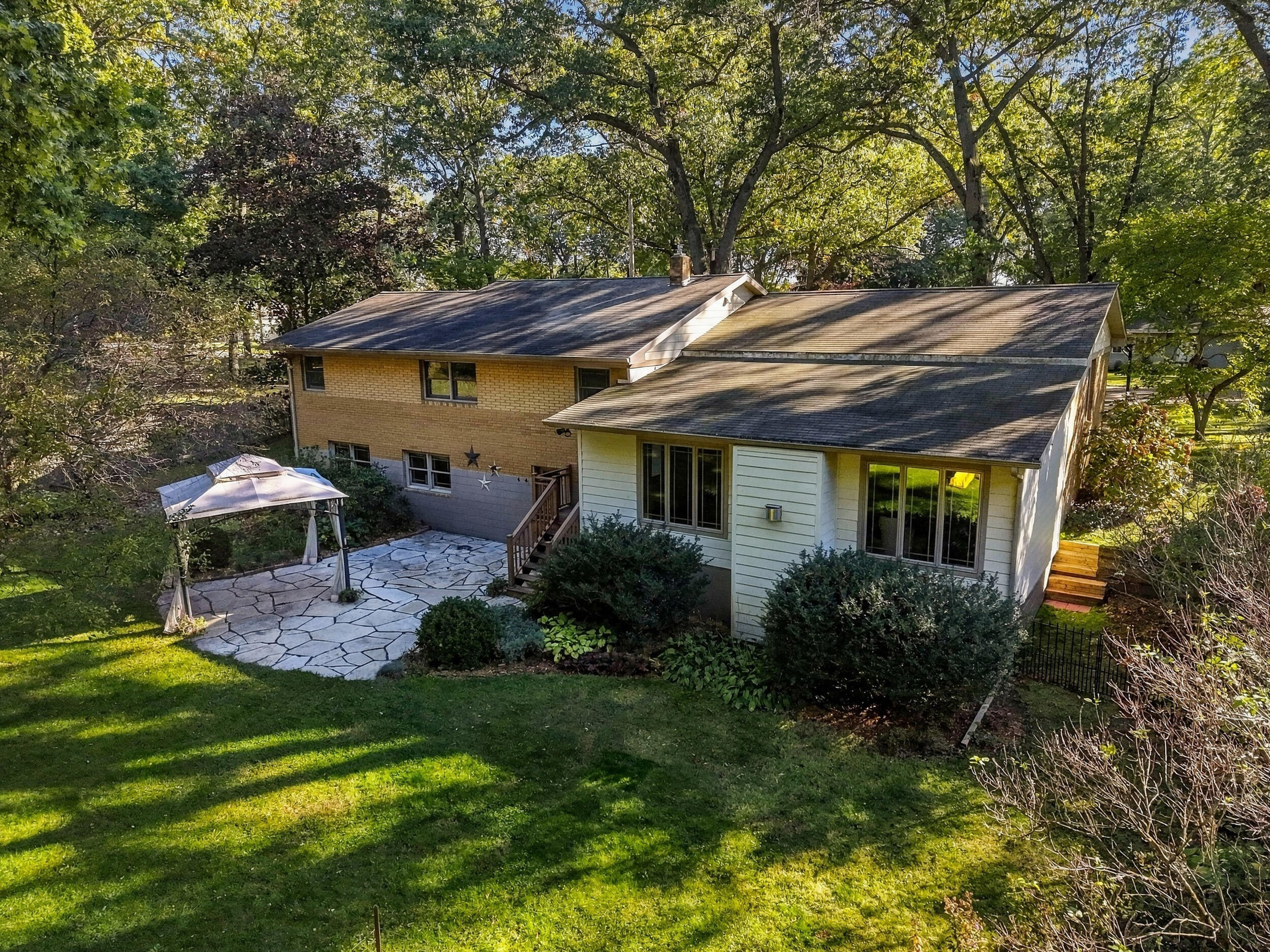 2735 Wildwood Lane Stevensville MI 49127