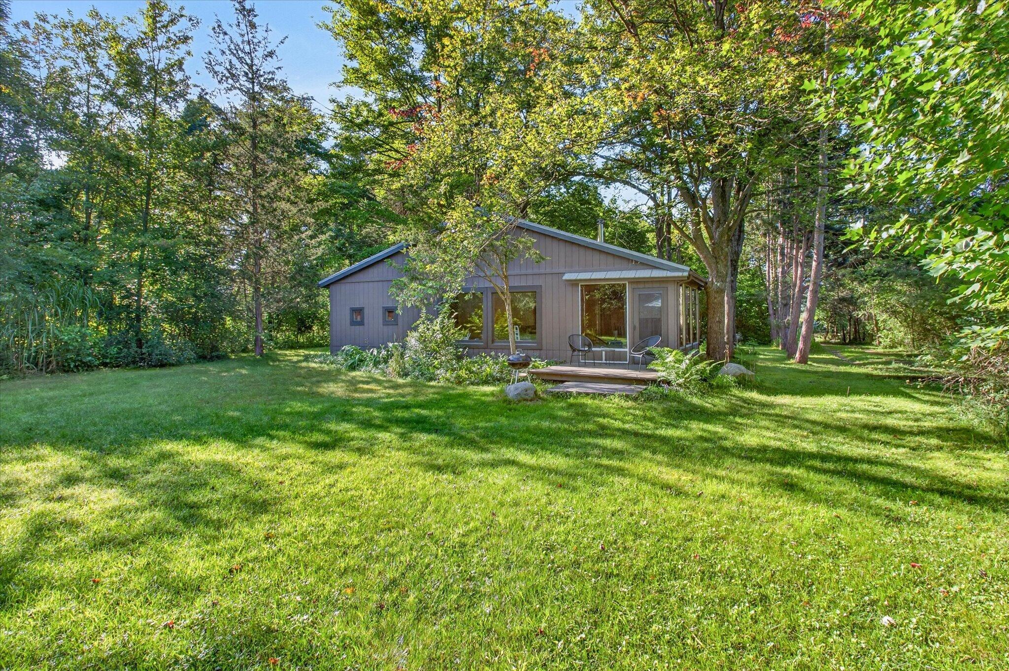 7841 W East Road Three Oaks MI 49128
