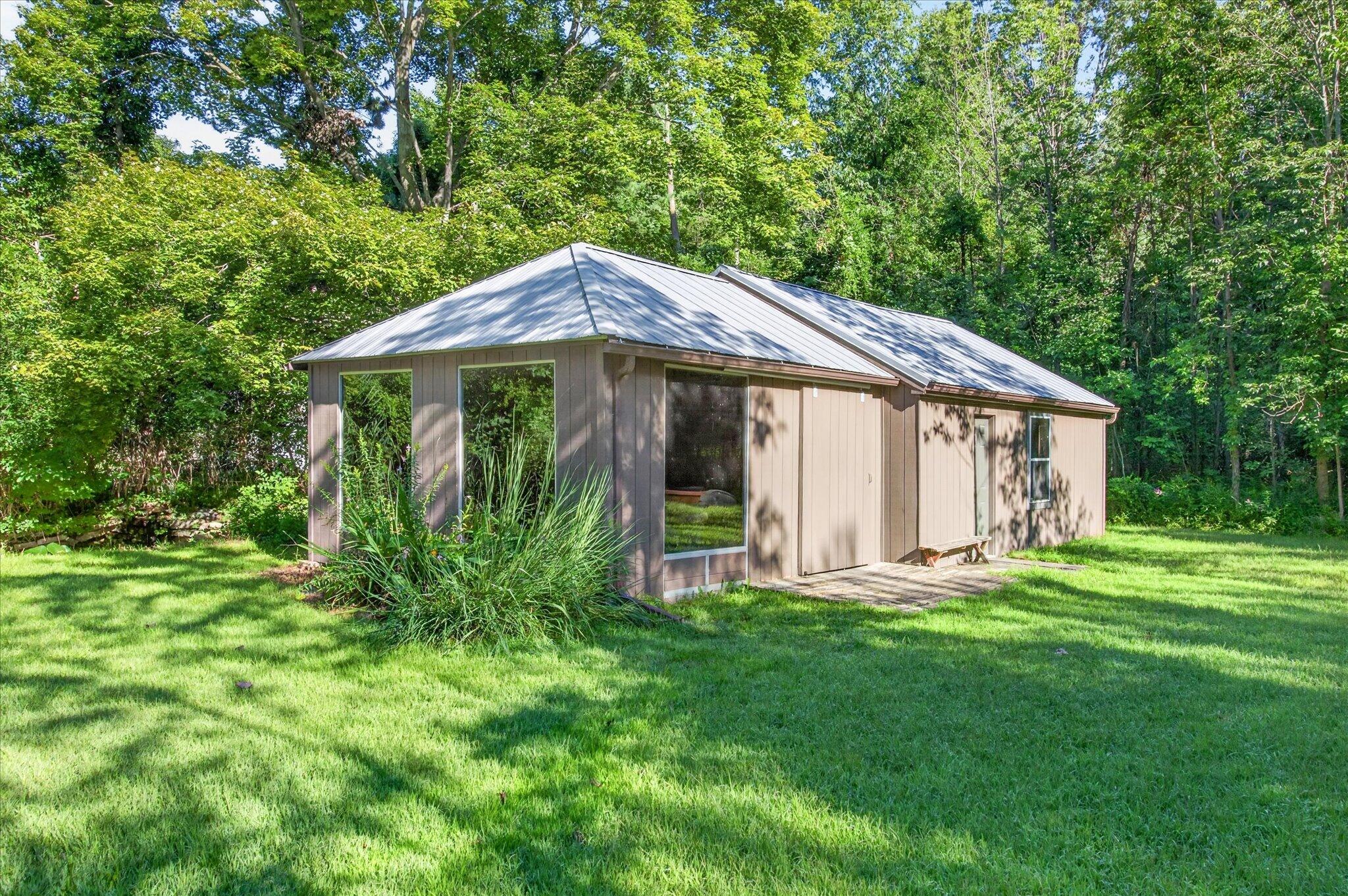7841 W East Road Three Oaks MI 49128