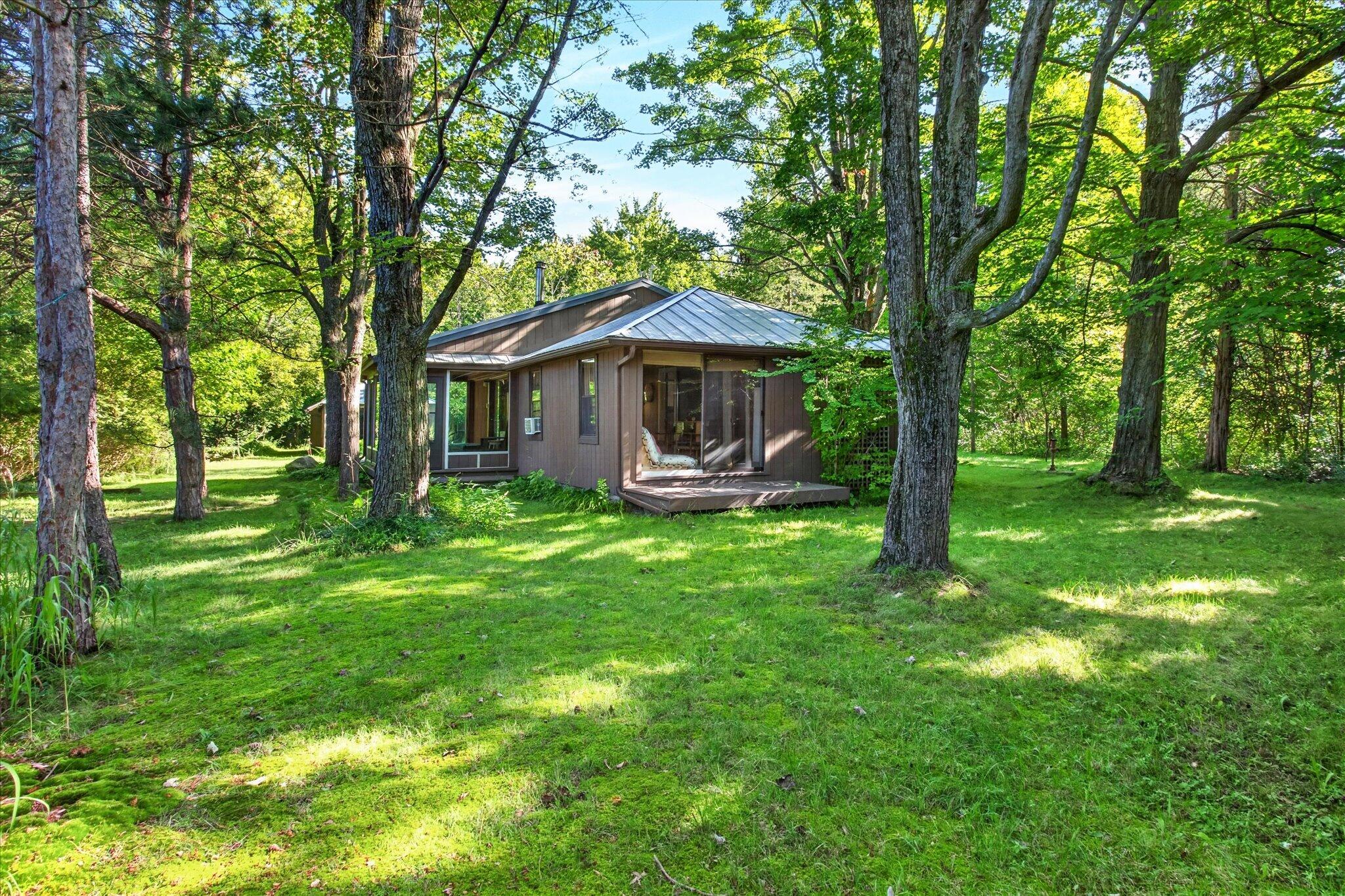 7841 W East Road Three Oaks MI 49128