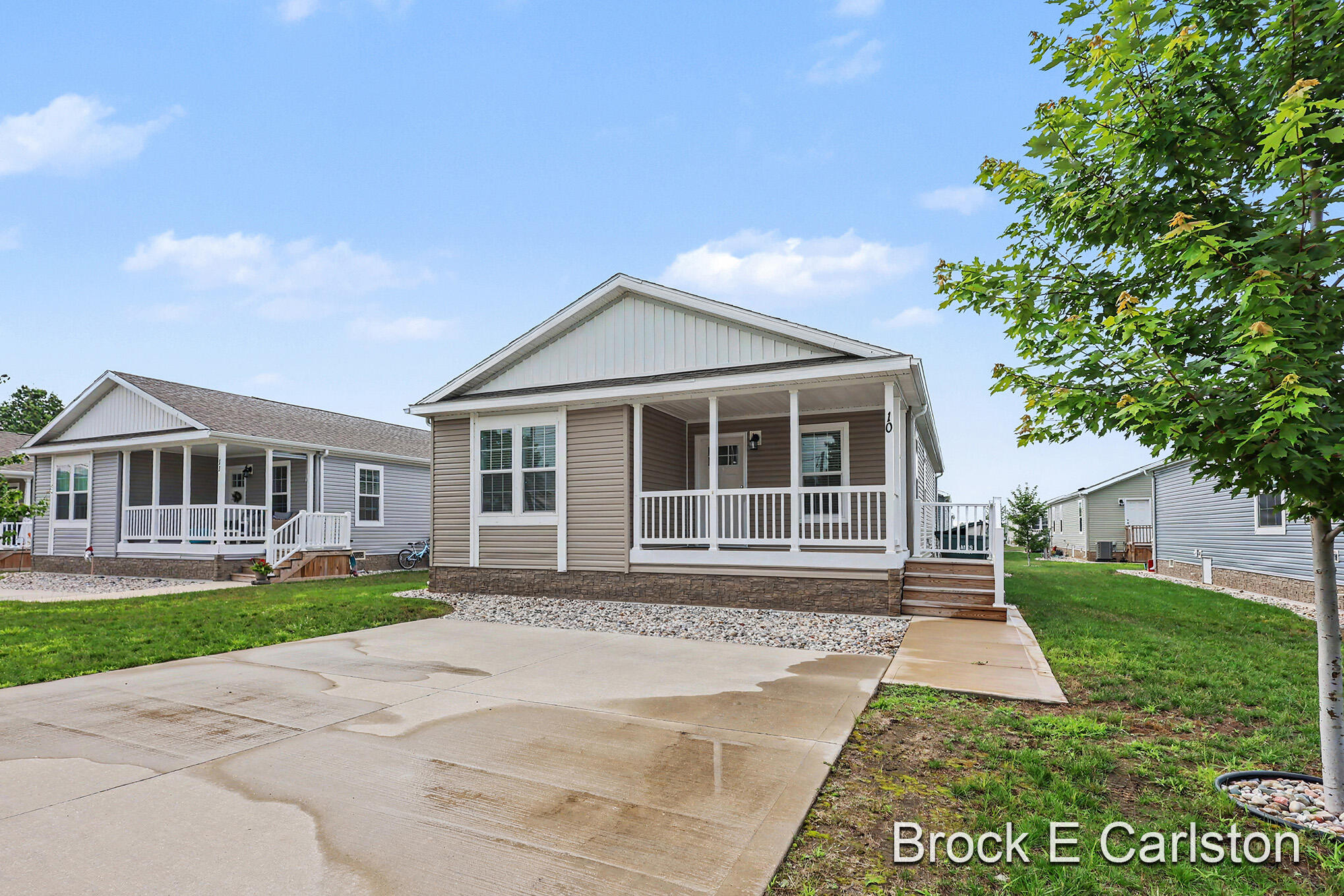 1283 E Ellis Road Norton Shores MI 49441