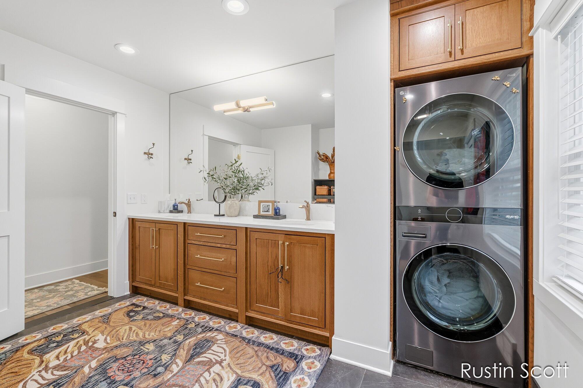 185 S Monroe Street NE Rockford MI 49341