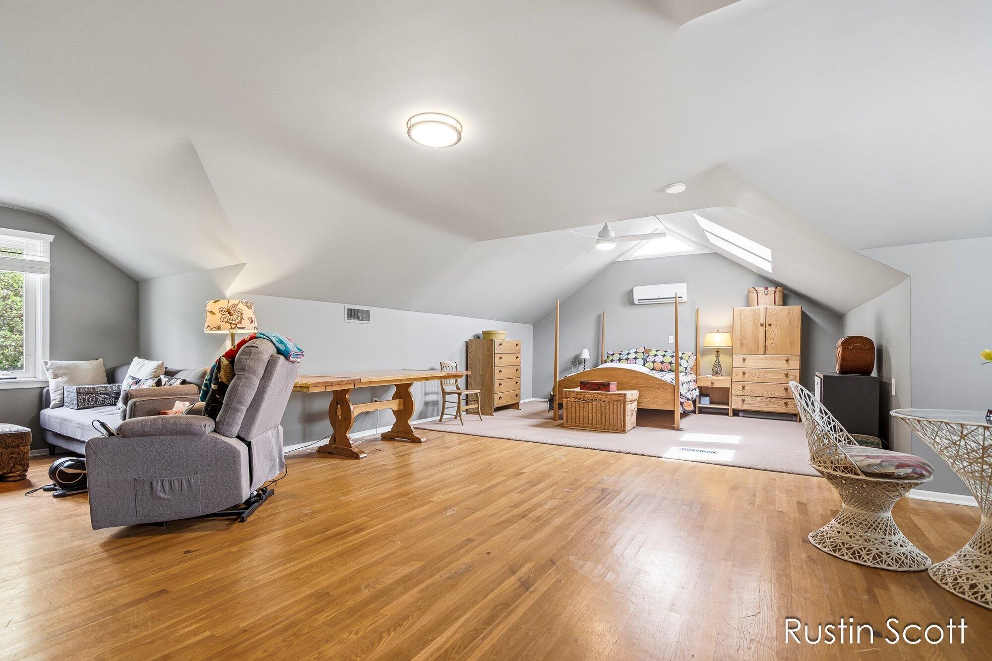 185 S Monroe Street NE Rockford MI 49341