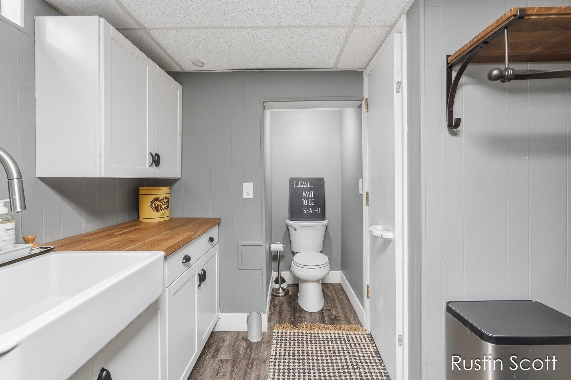 185 S Monroe Street NE Rockford MI 49341