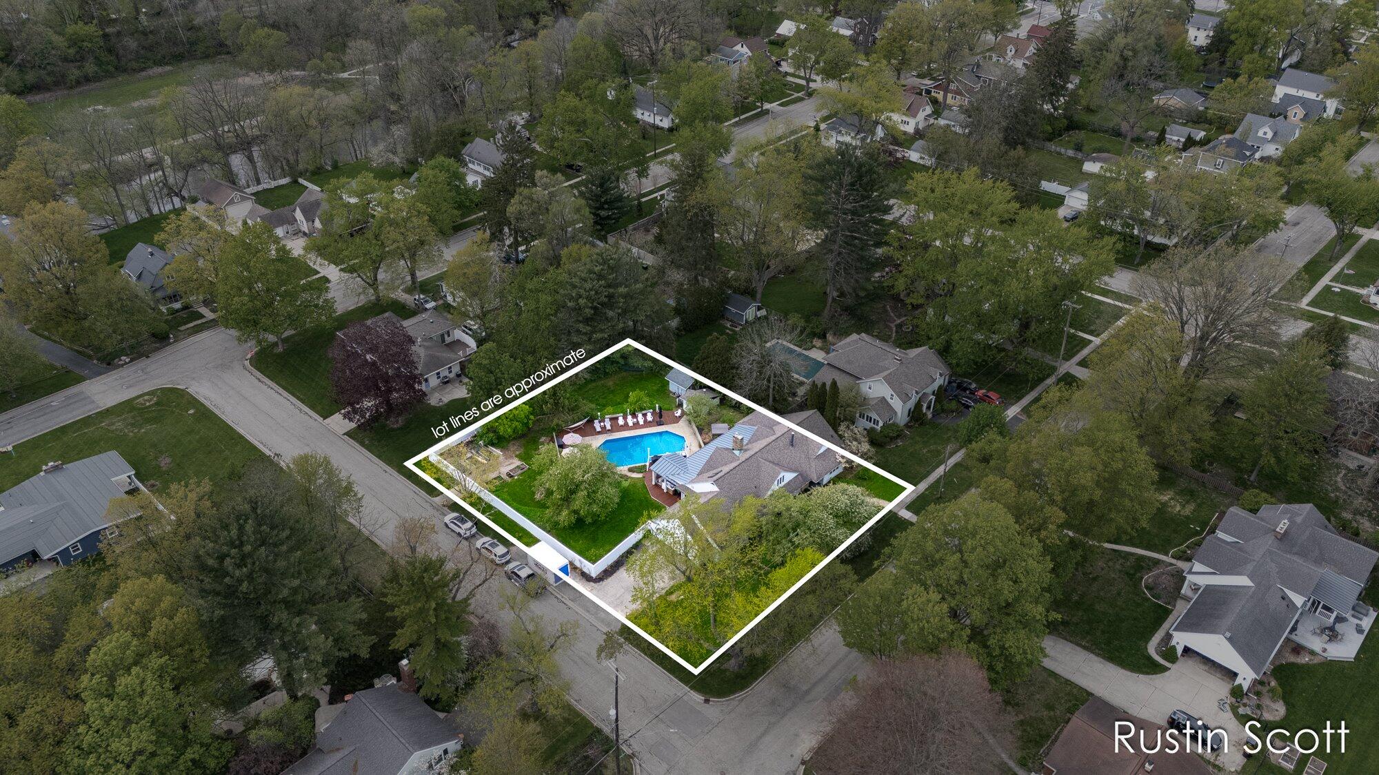 185 S Monroe Street NE Rockford MI 49341