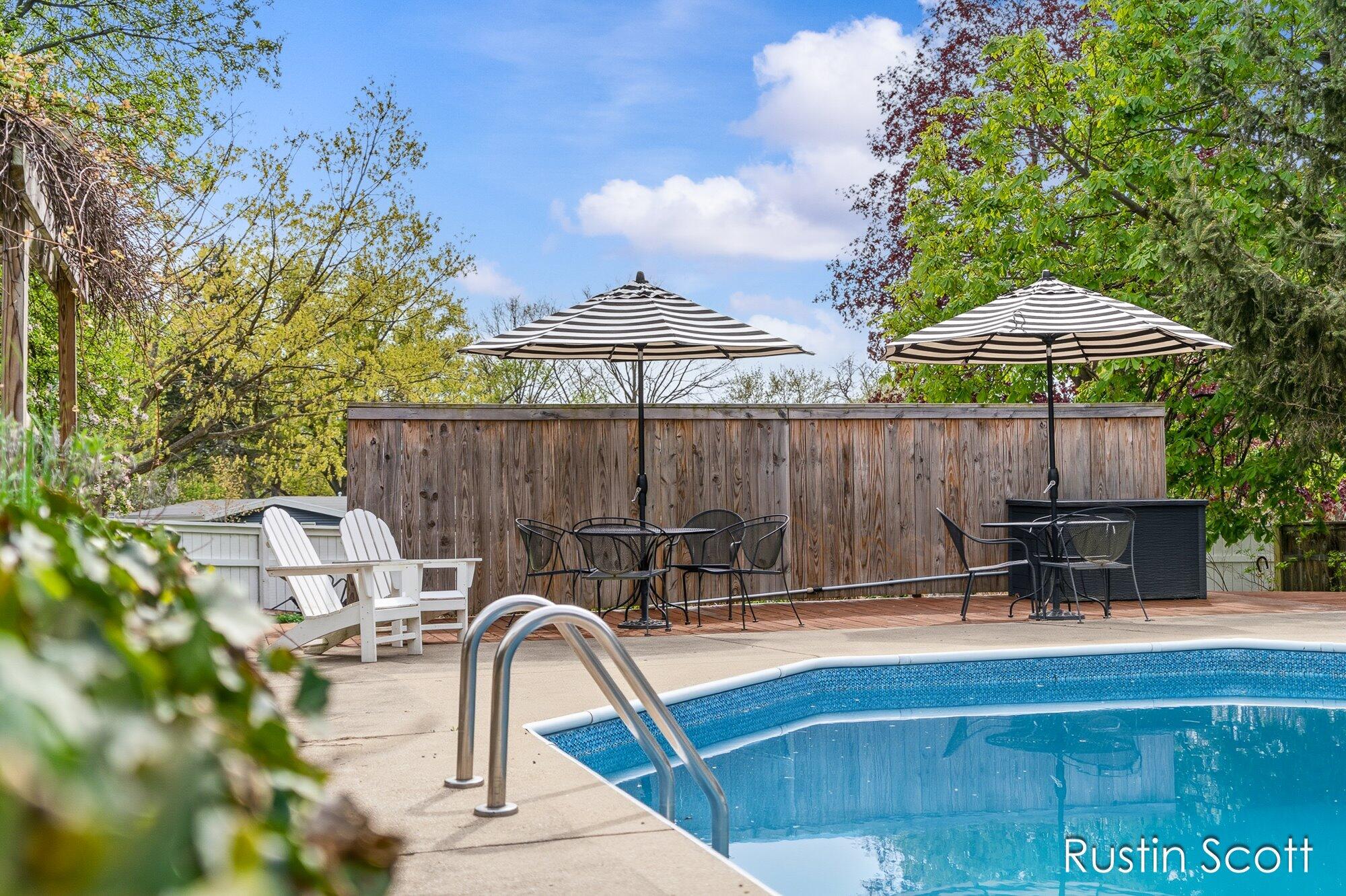 185 S Monroe Street NE Rockford MI 49341