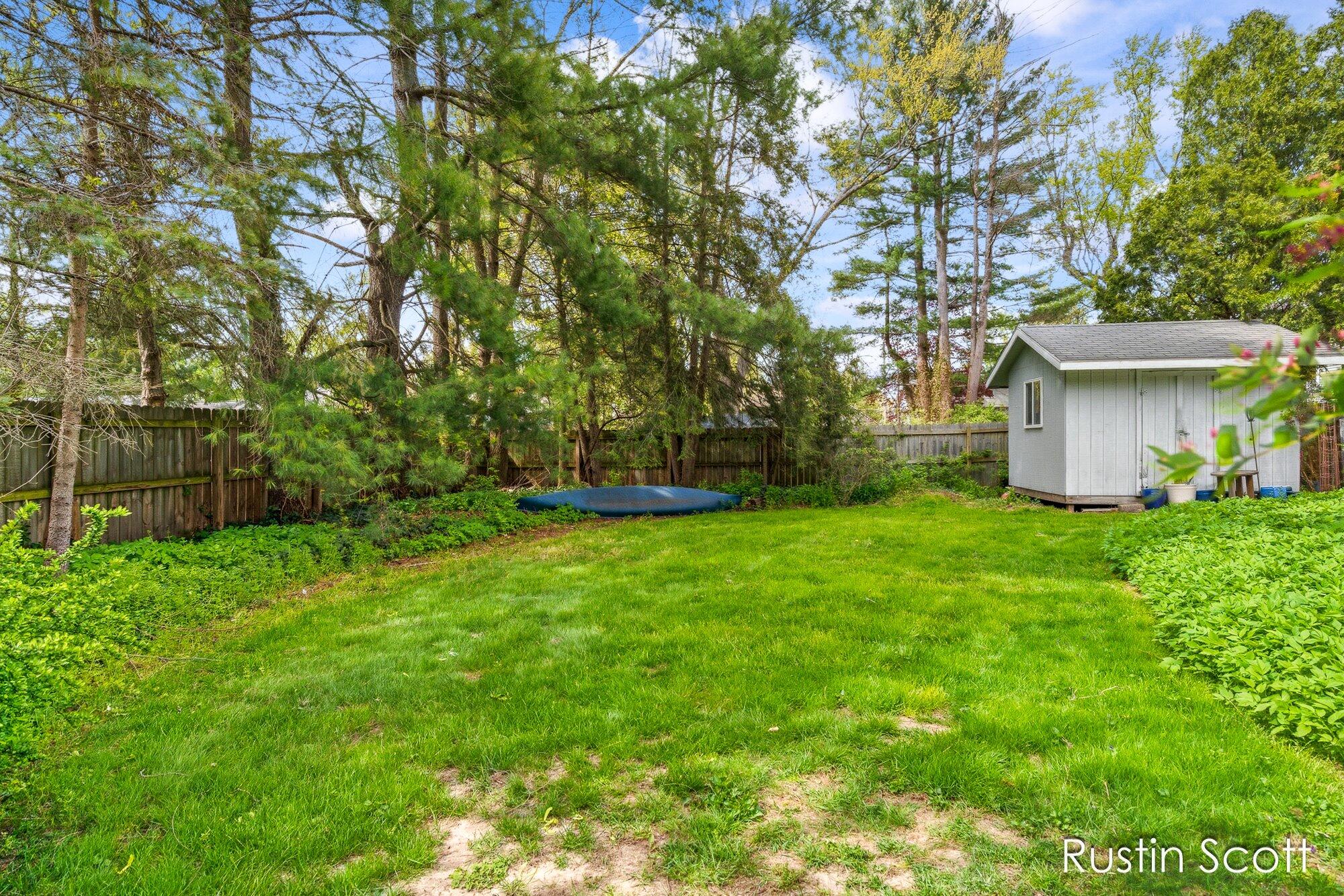 185 S Monroe Street NE Rockford MI 49341