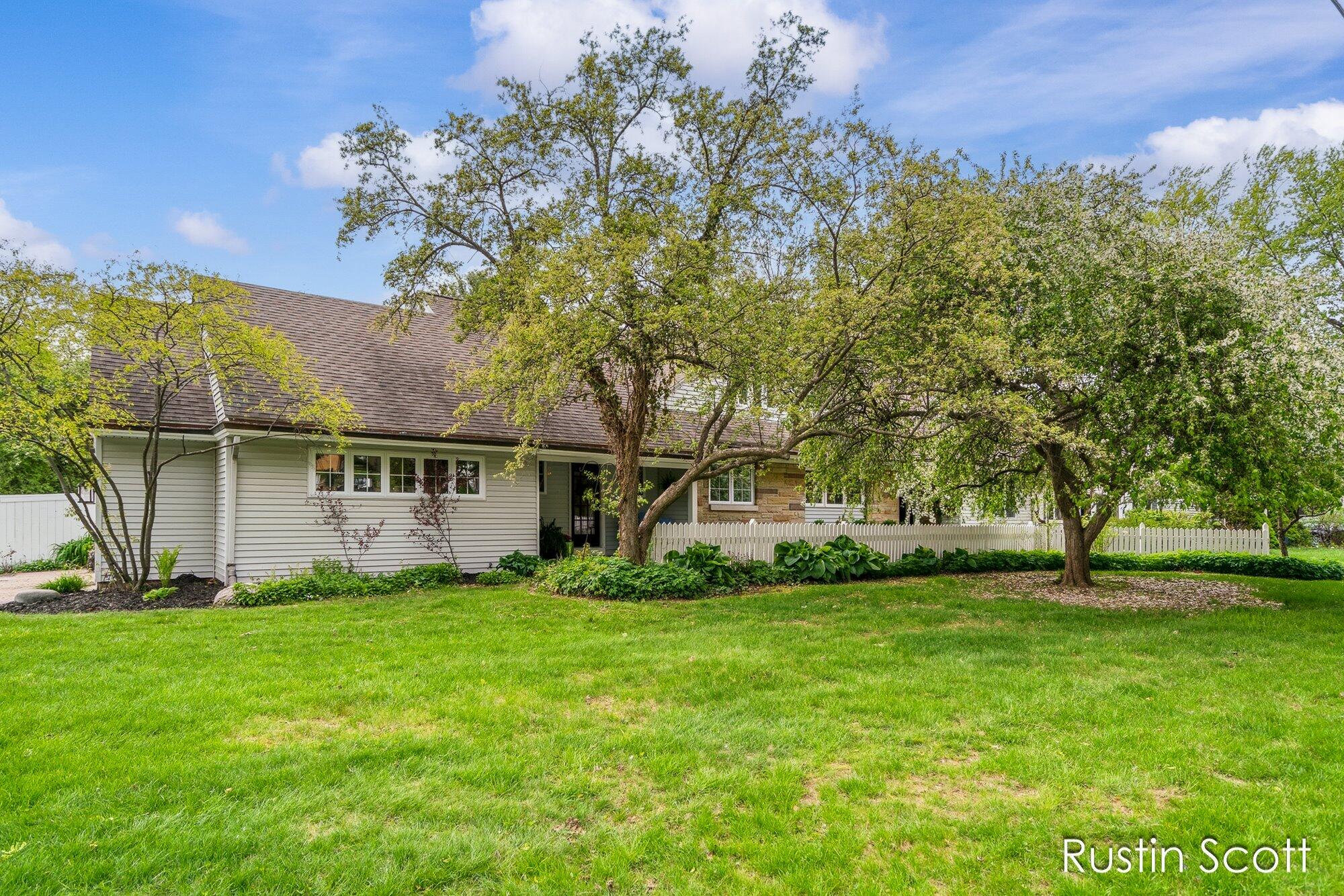 185 S Monroe Street NE Rockford MI 49341