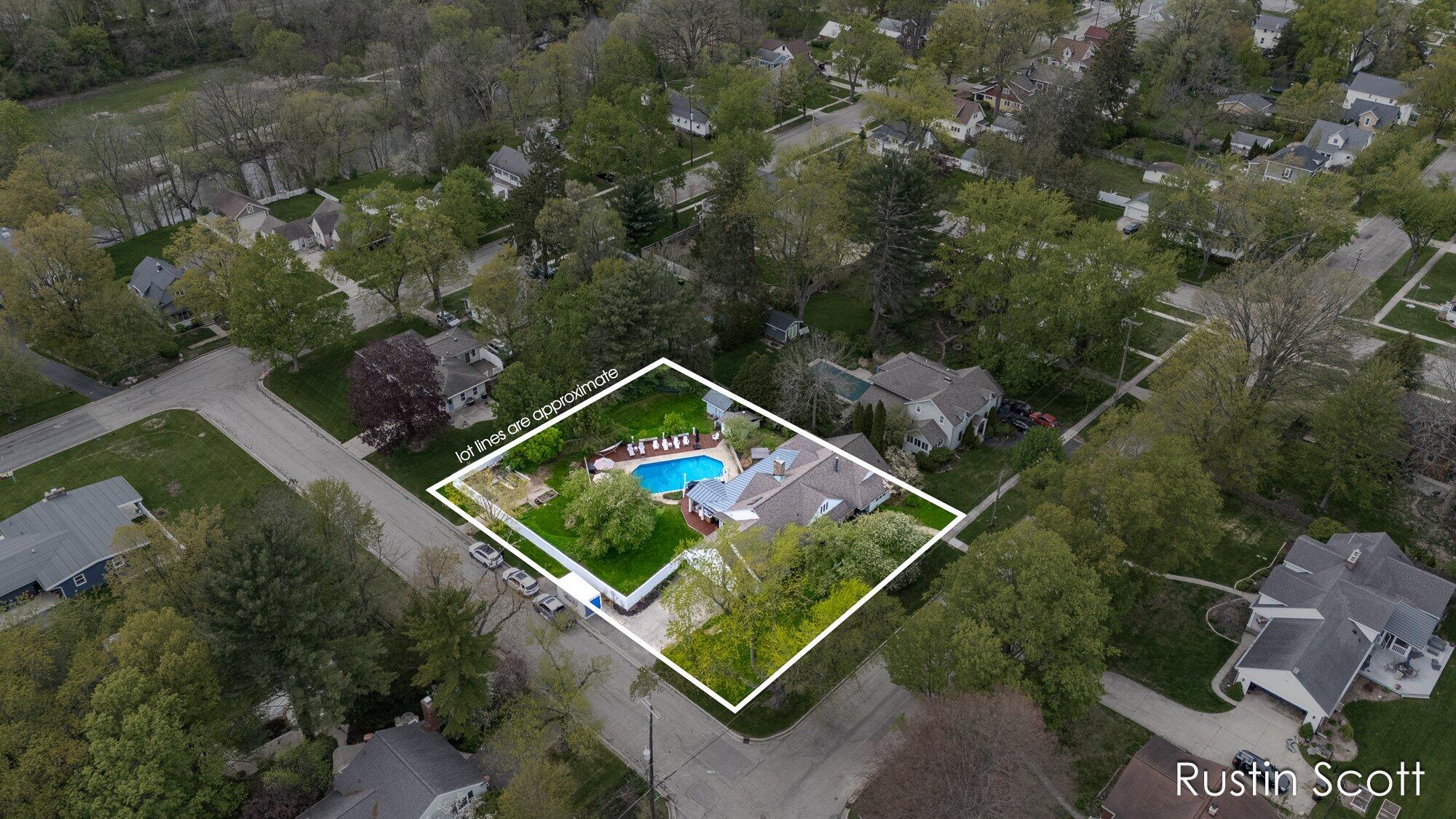185 S Monroe Street NE Rockford MI 49341
