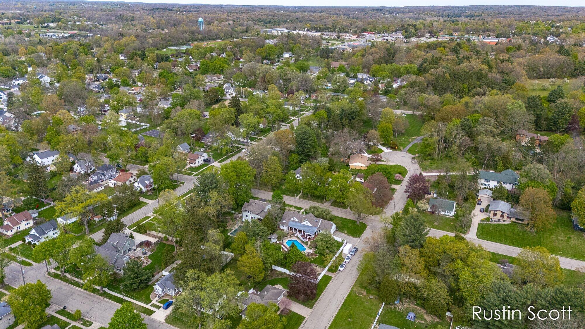 185 S Monroe Street NE Rockford MI 49341