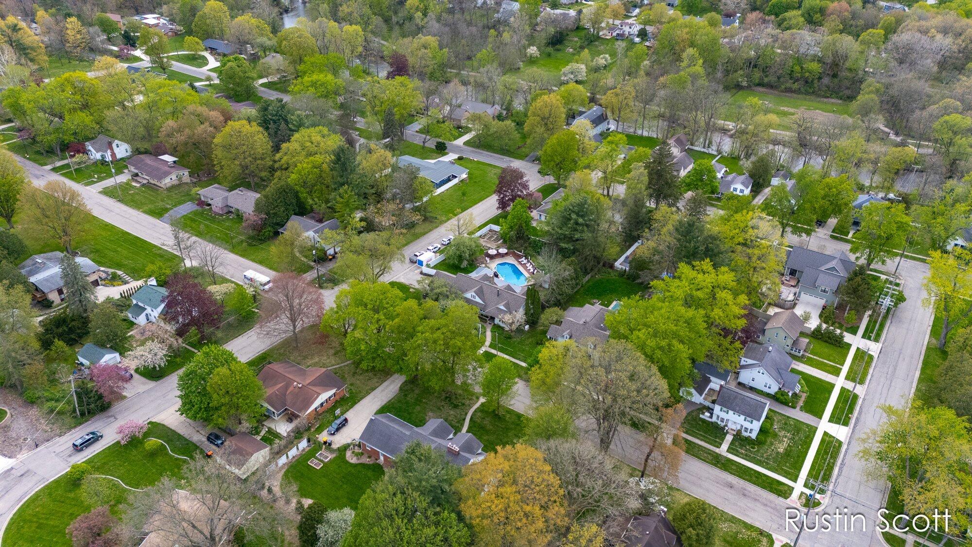 185 S Monroe Street NE Rockford MI 49341