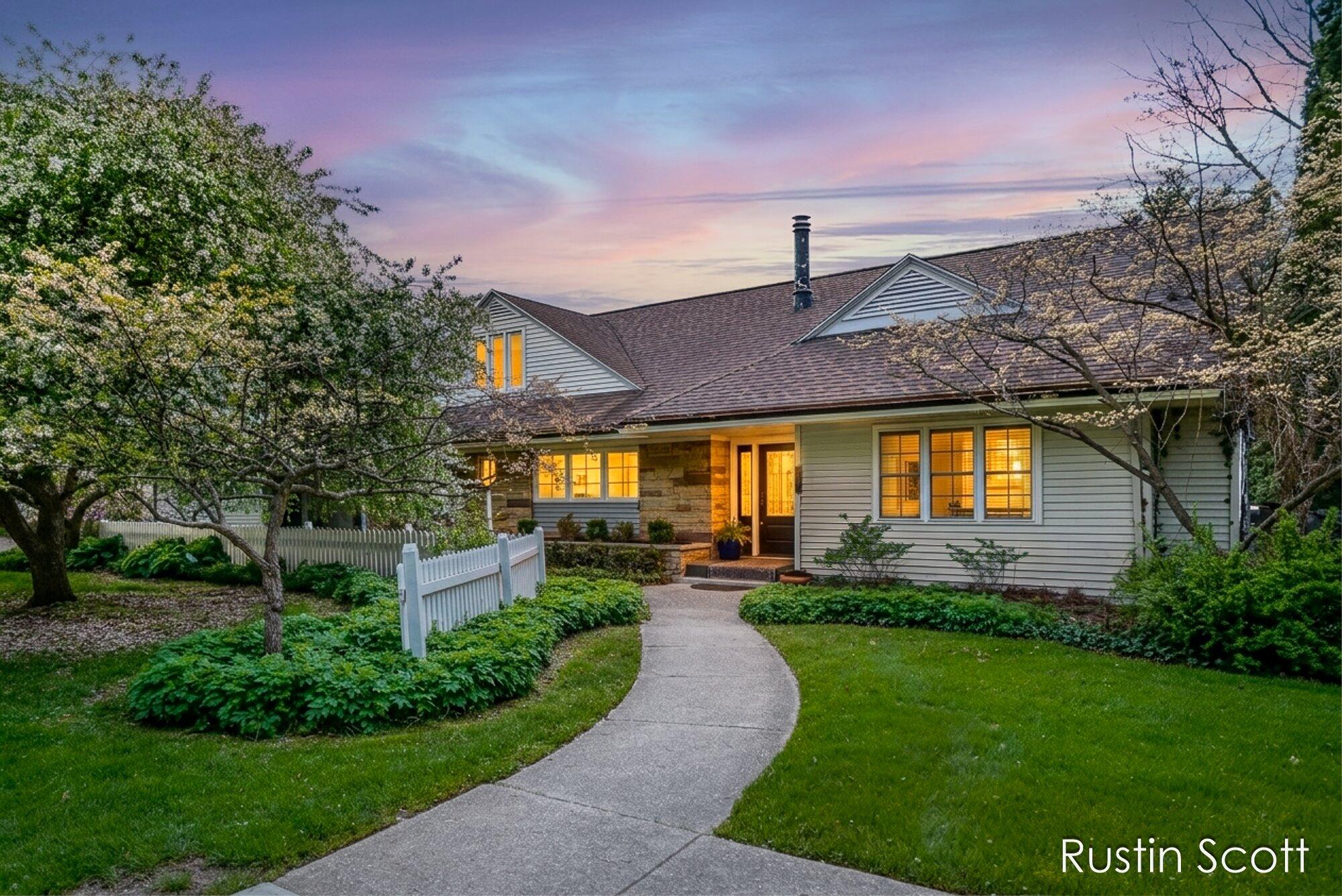 185 S Monroe Street NE Rockford MI 49341