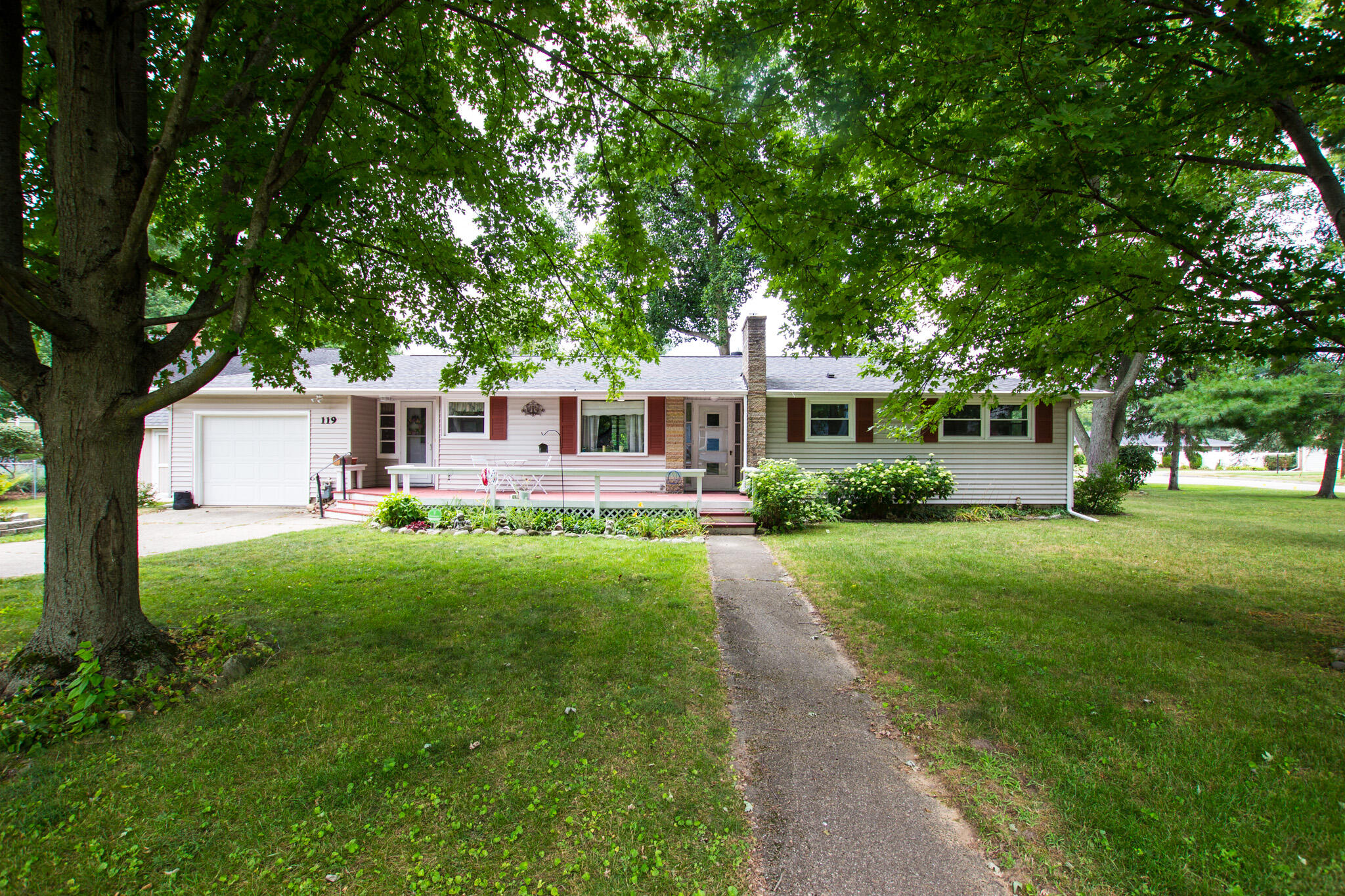 119 Cross Street Dowagiac MI 49047