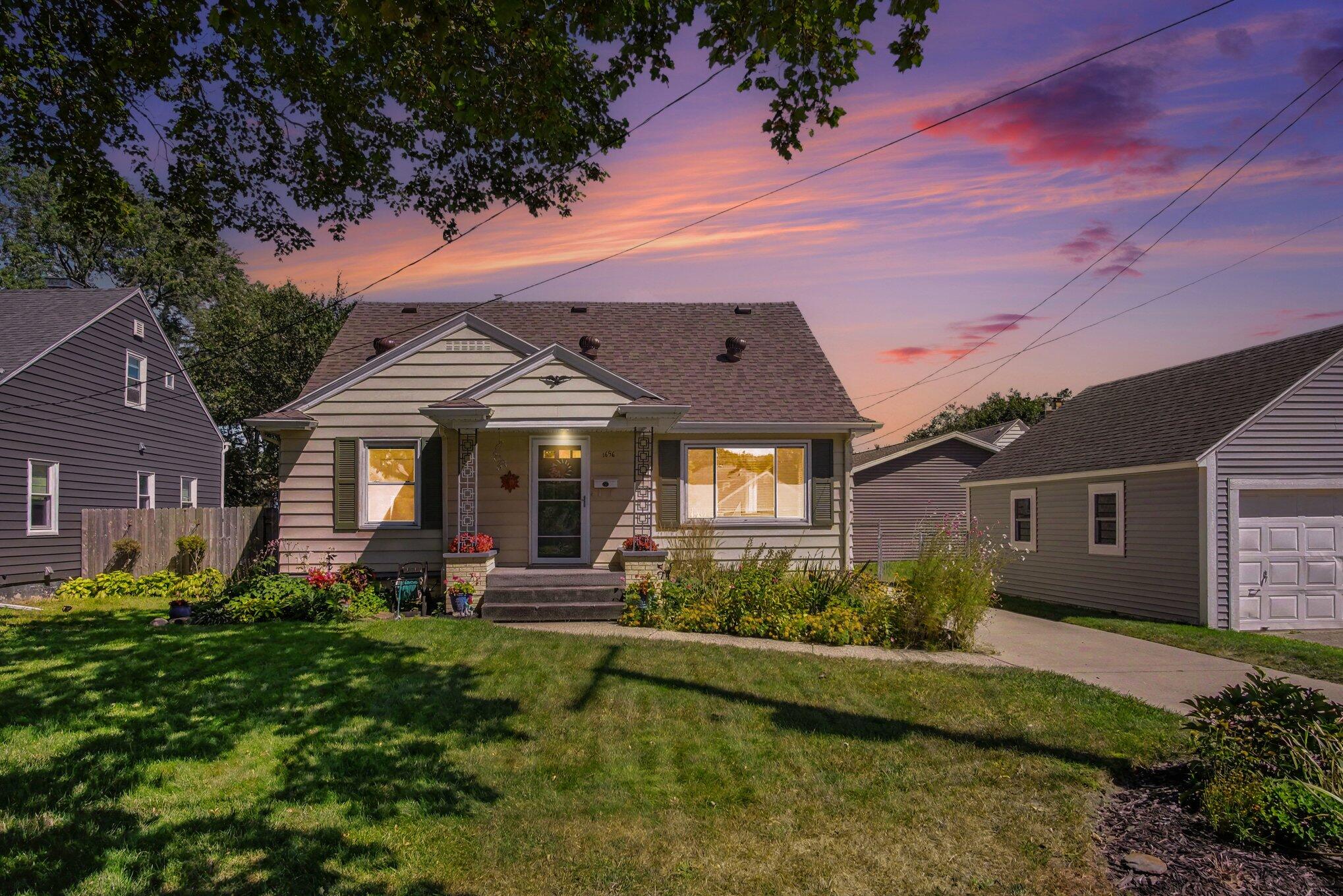 1656 Widdicomb Avenue NW Grand Rapids MI 49504