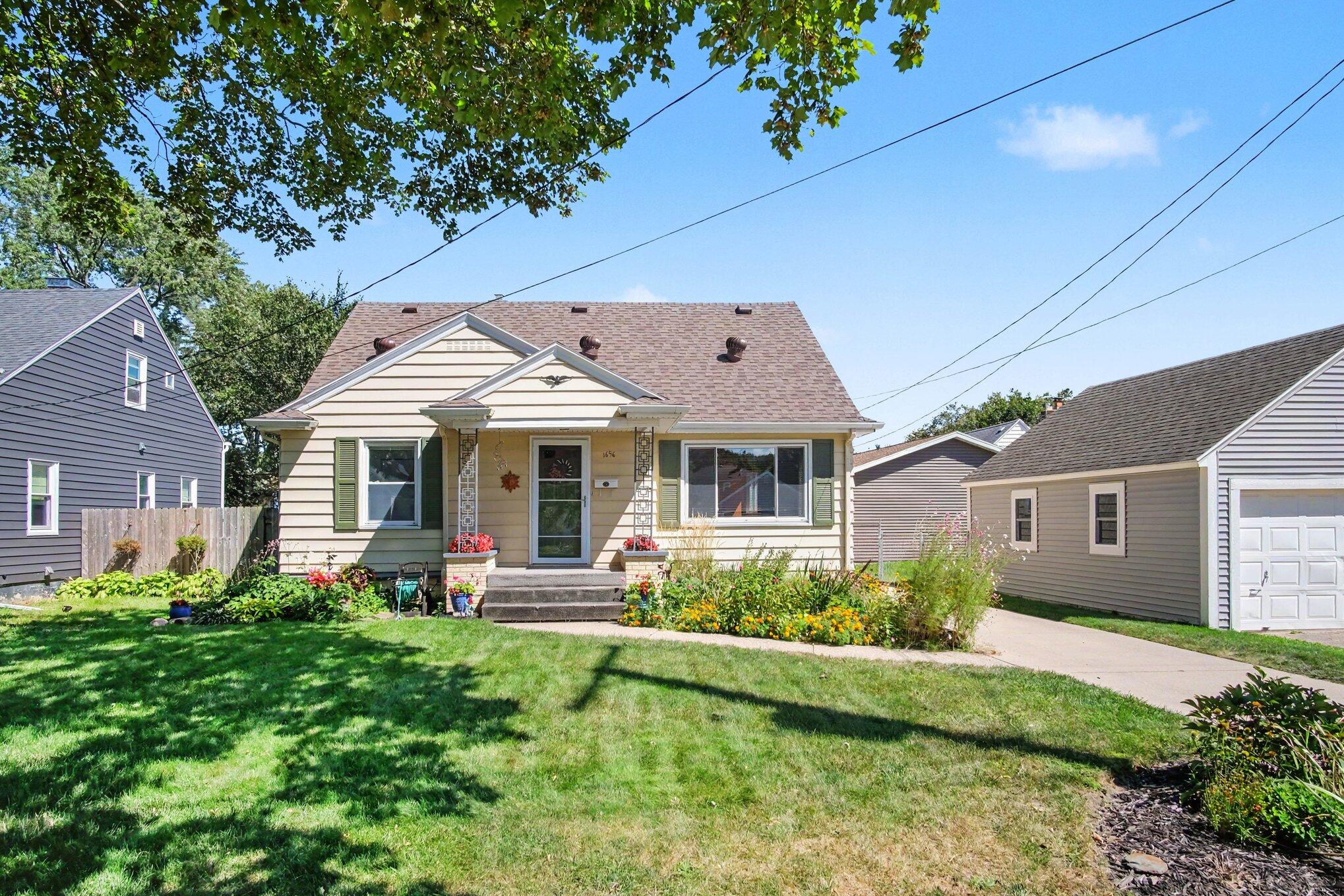 1656 Widdicomb Avenue NW Grand Rapids MI 49504