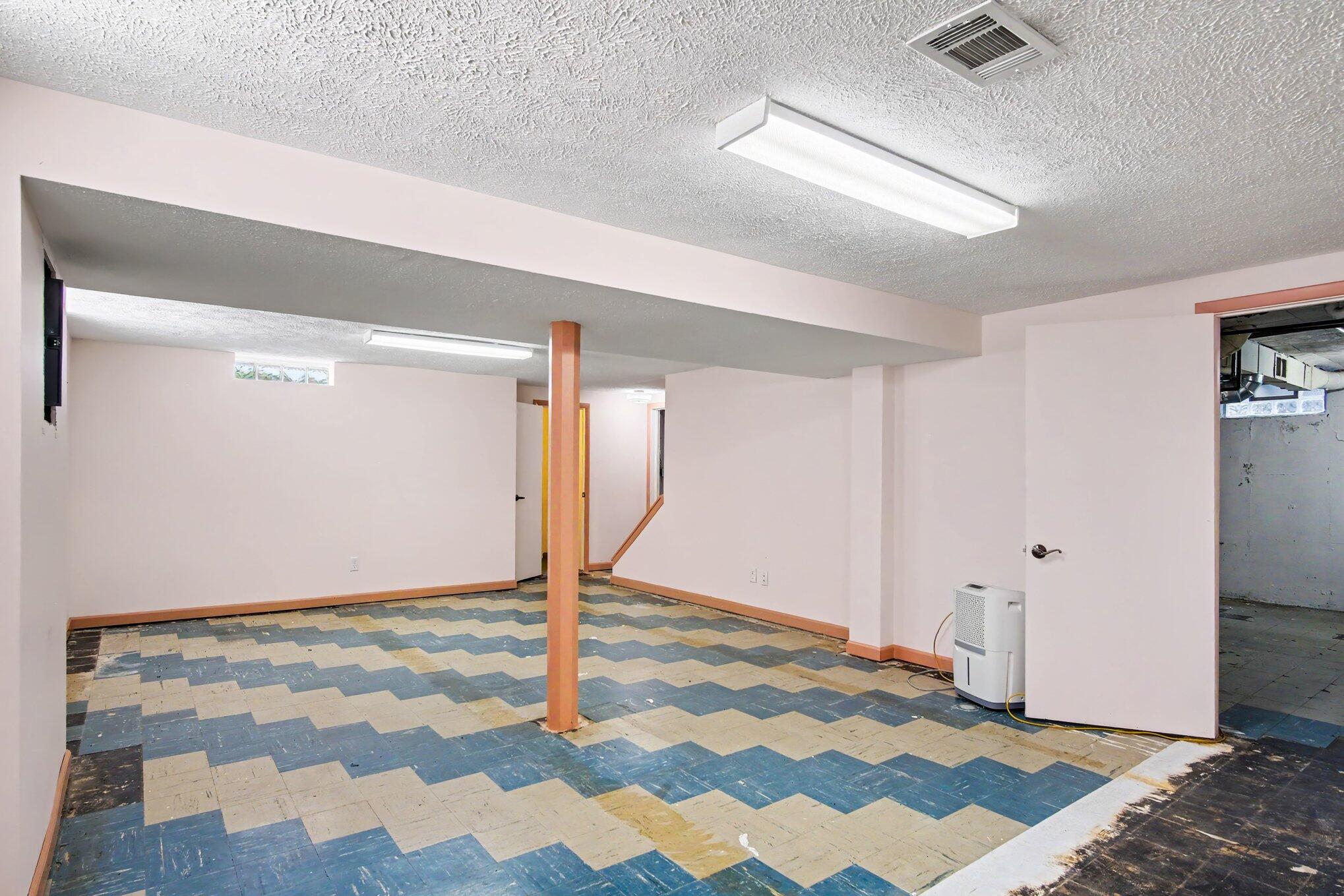 1656 Widdicomb Avenue NW Grand Rapids MI 49504
