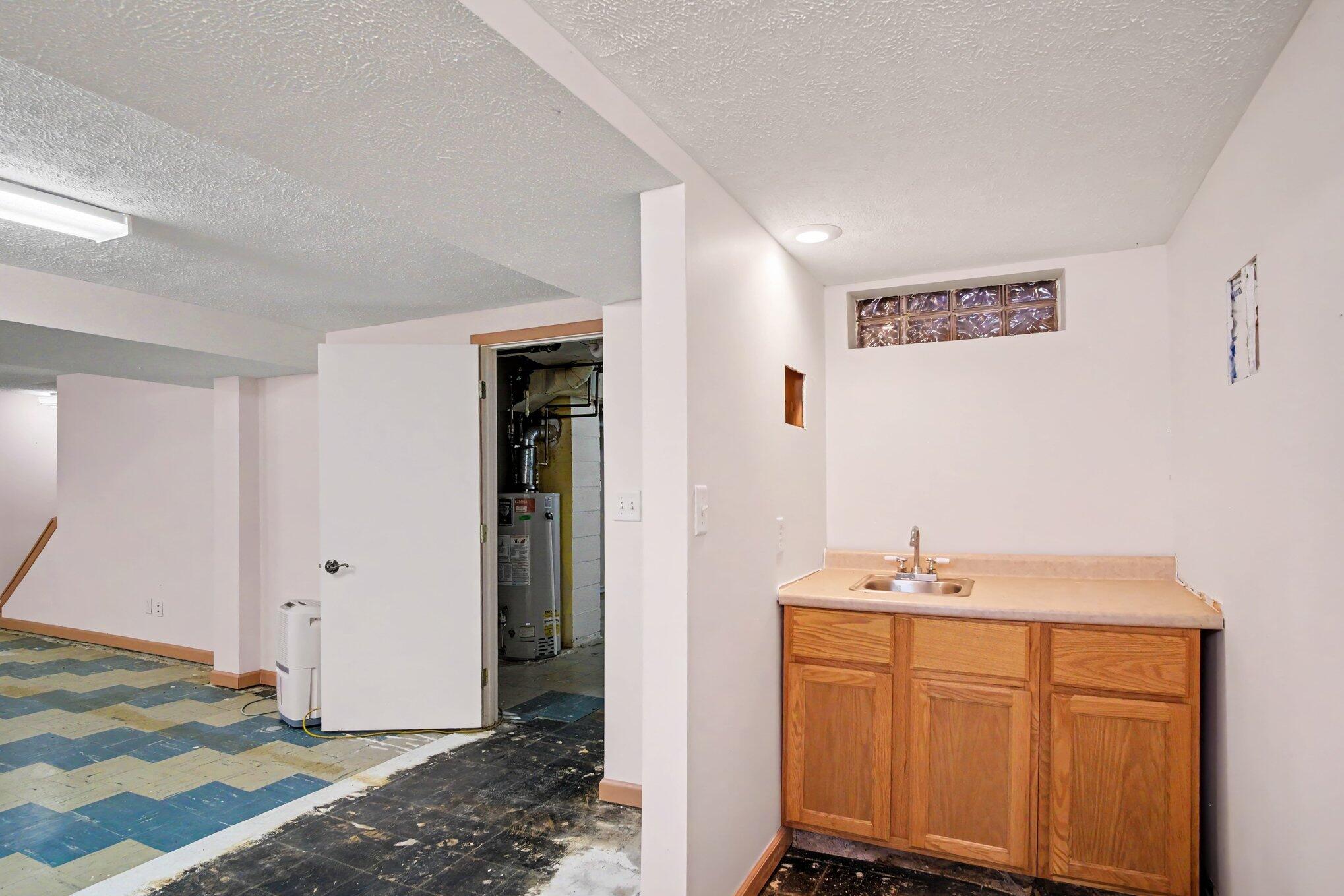 1656 Widdicomb Avenue NW Grand Rapids MI 49504