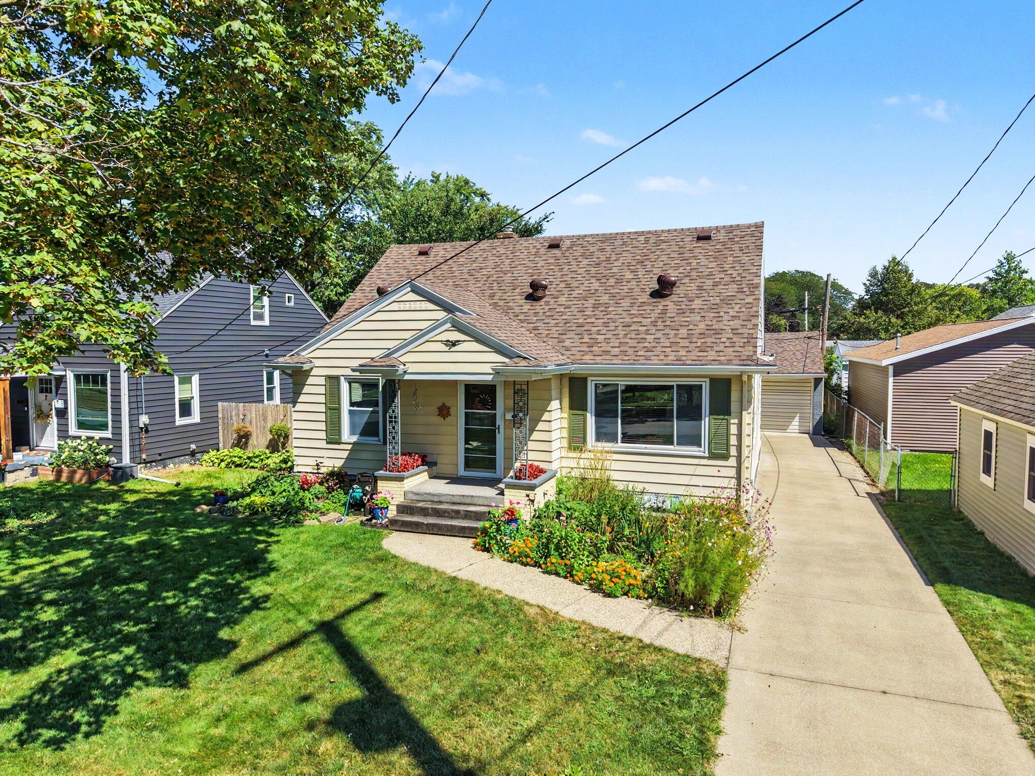 1656 Widdicomb Avenue NW Grand Rapids MI 49504