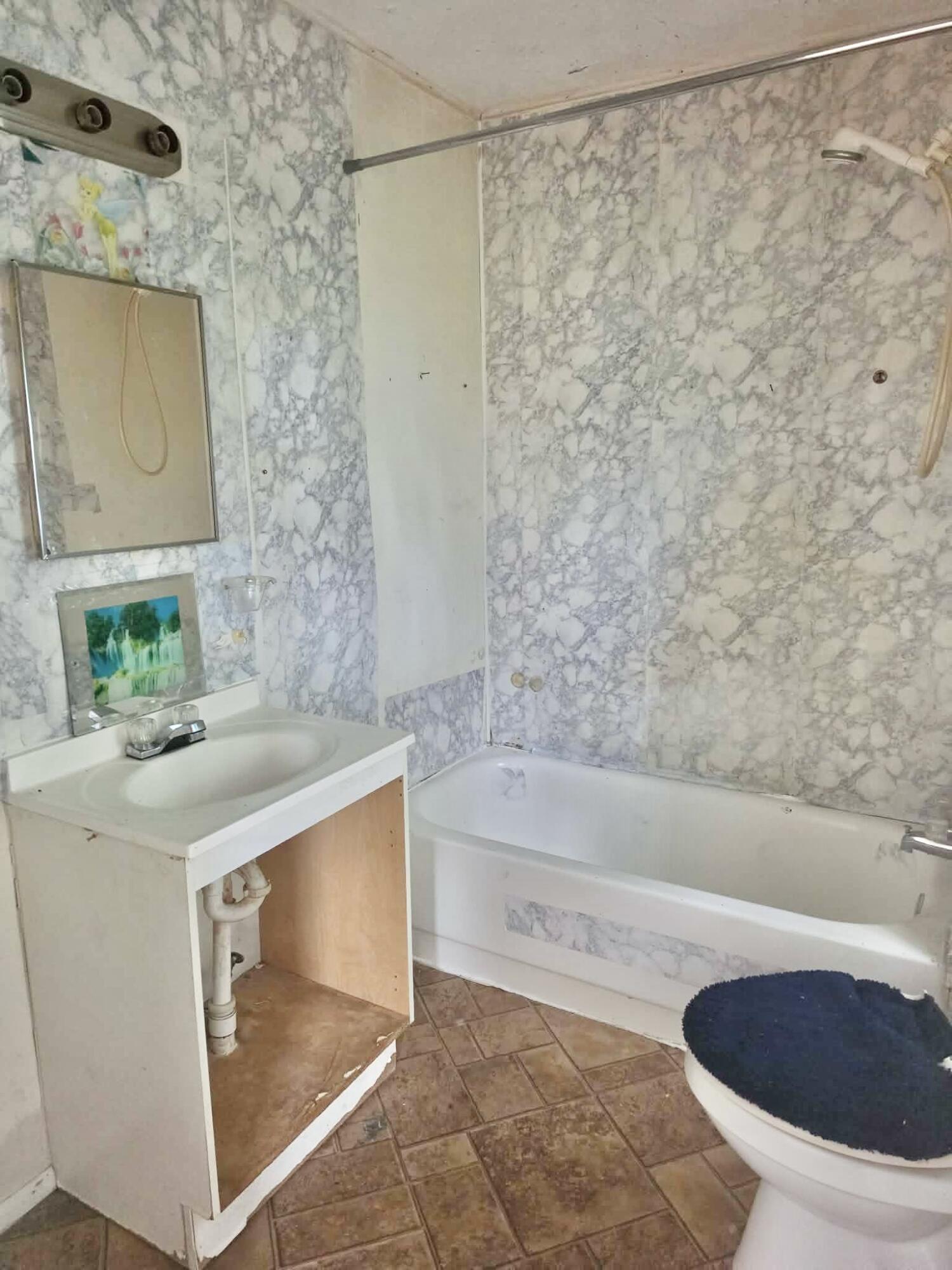 1069 E Main Street Benton Harbor MI 49022
