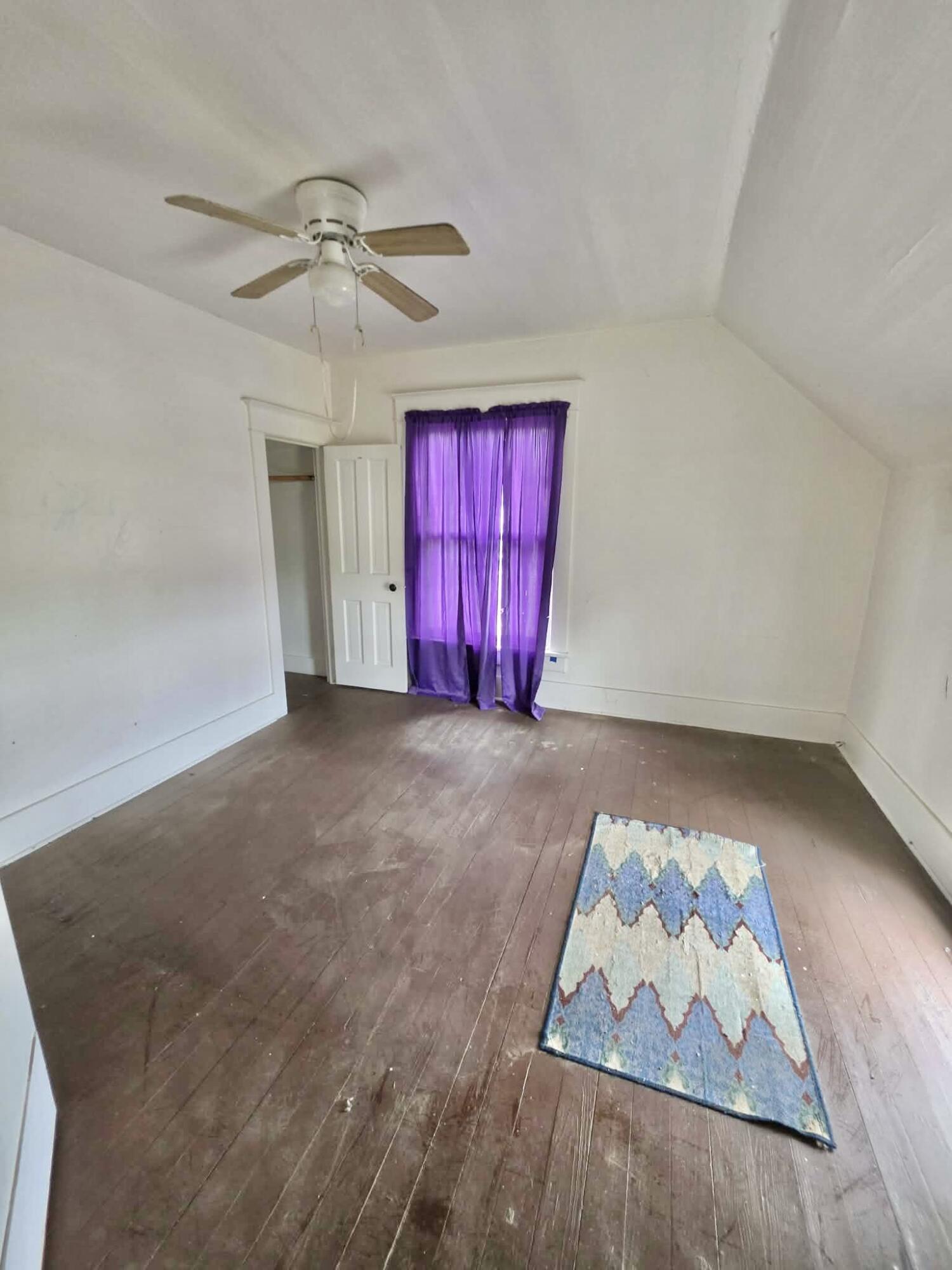 1069 E Main Street Benton Harbor MI 49022