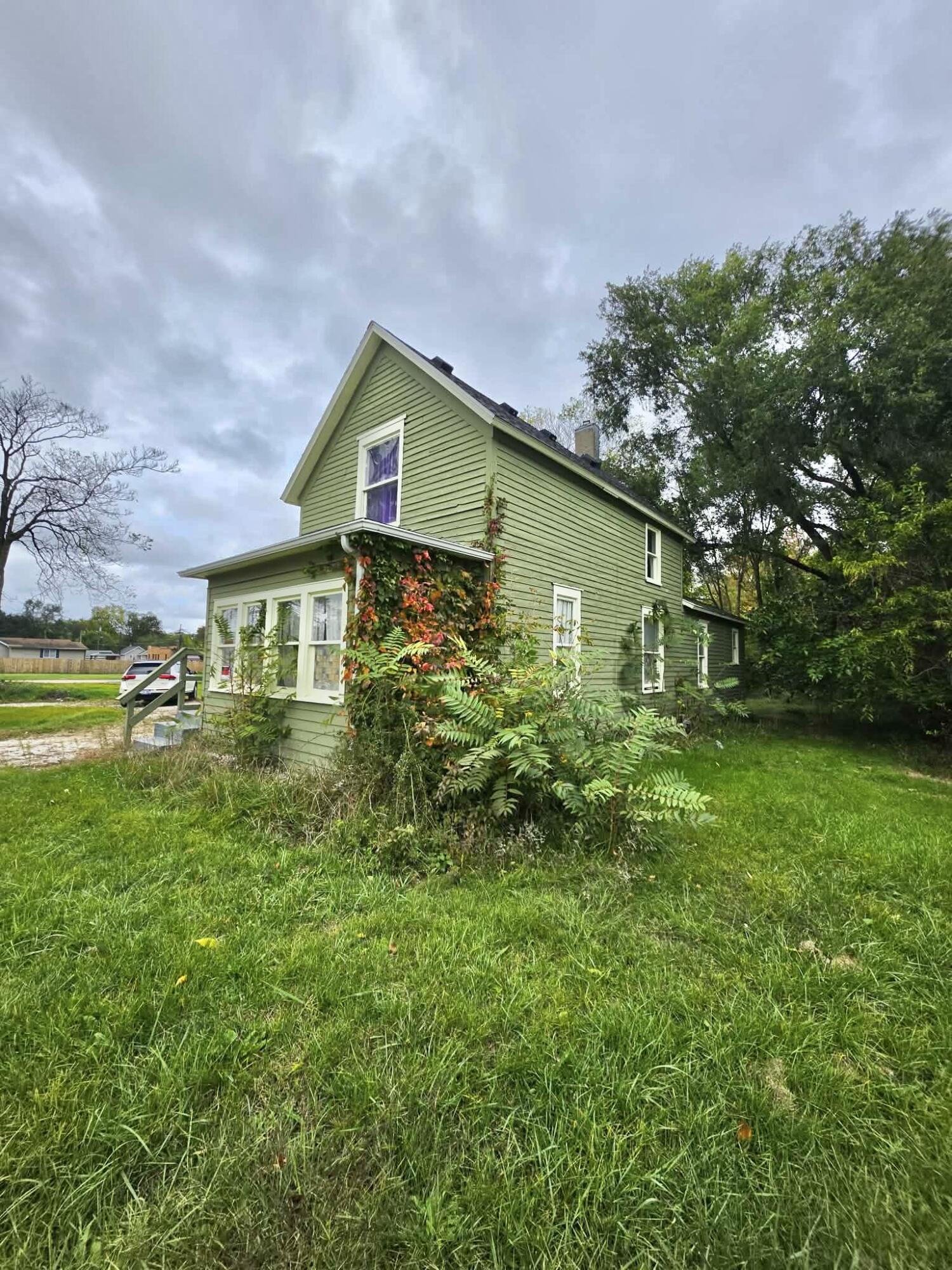 1069 E Main Street Benton Harbor MI 49022
