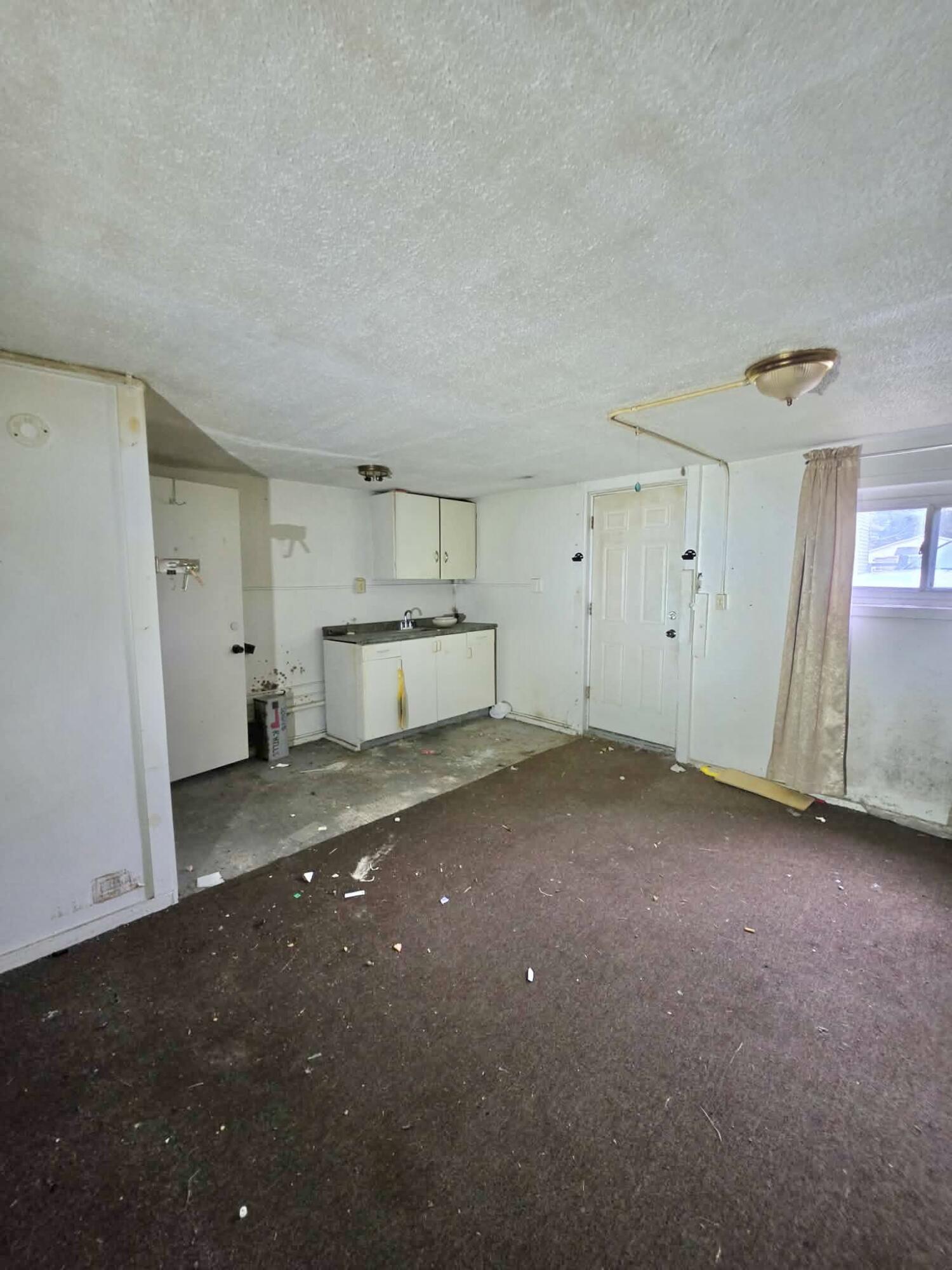 1069 E Main Street Benton Harbor MI 49022